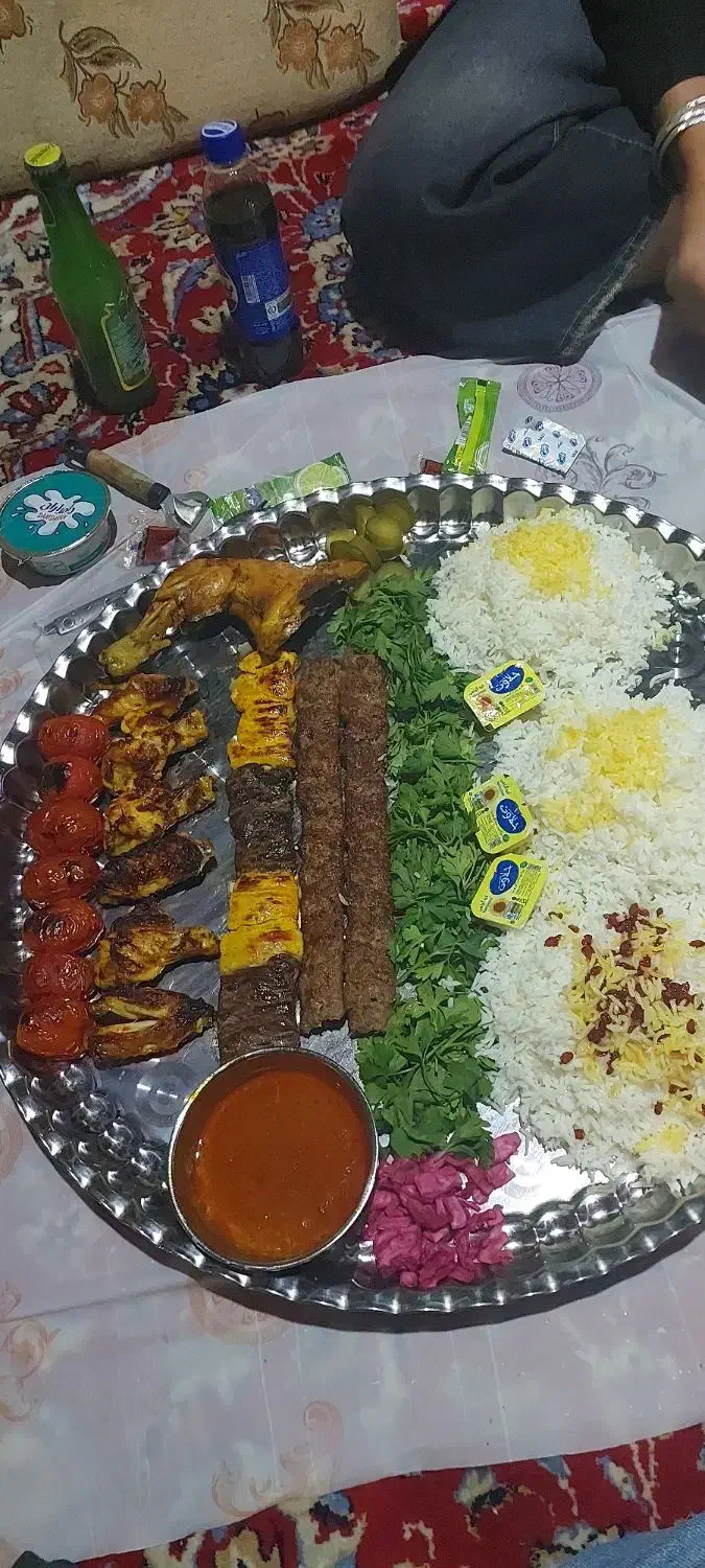 سالنداروکمک آشپز|استخدام خدمات فروشگاه و رستوران|ساوه, |دیوار