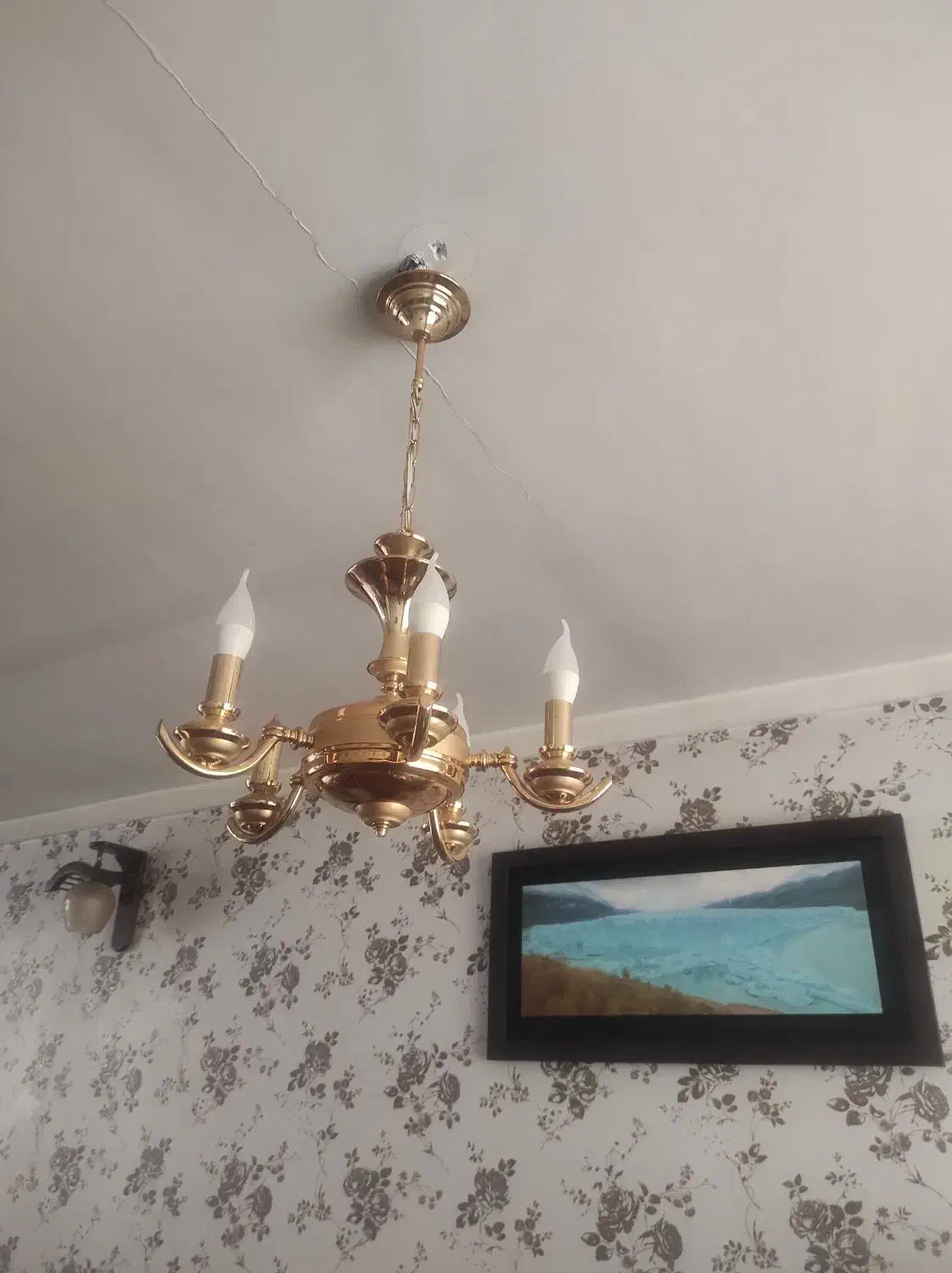 لوستر برنج در حد نو|لوستر و چراغ آویز|همدان, |دیوار