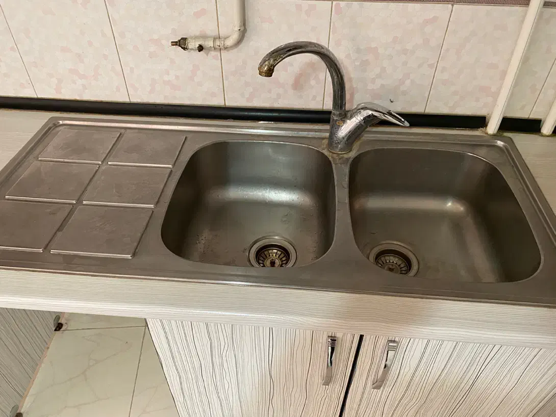 کابینت به همراه سینک و شیر اب|مصالح و تجهیزات ساختمان|اردبیل, |دیوار