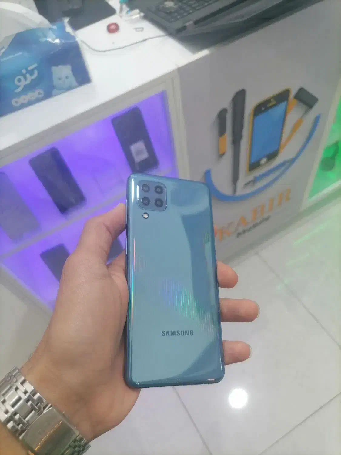 m32 در حد خشک|موبایل|گنبد کاووس, |دیوار