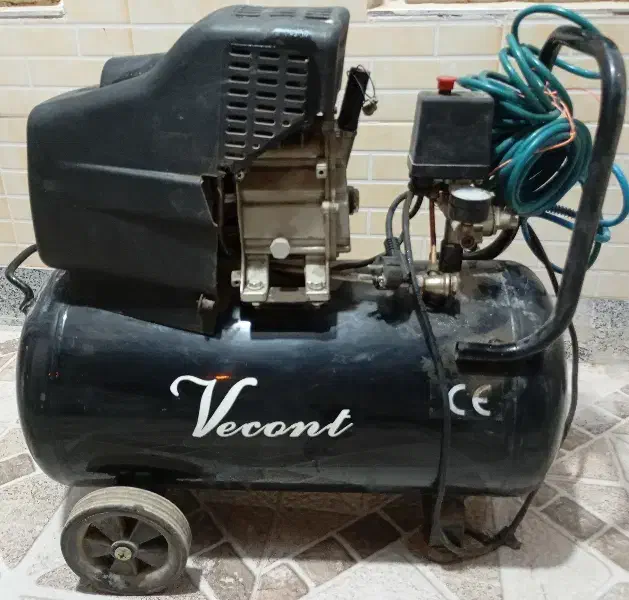کمپرسور باد 15 لیتری برند vecont|ماشین‌آلات صنعتی|بادرود, |دیوار