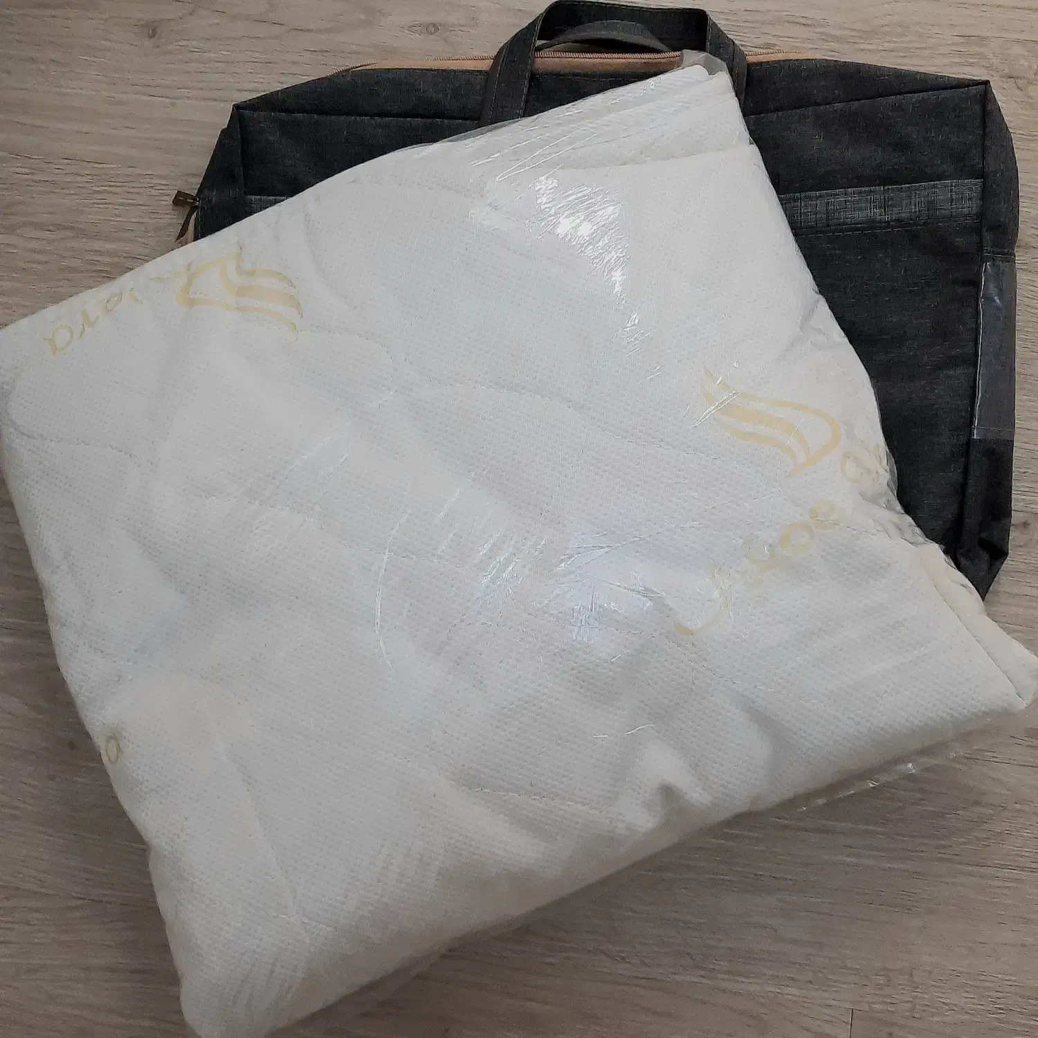 محافظ تشک ضدآب پددار بسیار باکیفیت|سرویس روتختی|اصفهان, شهرستان|دیوار