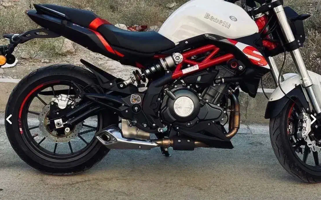 بنلی ۳۰۰سفید خشک|موتورسیکلت|تهران, خاک سفید|دیوار