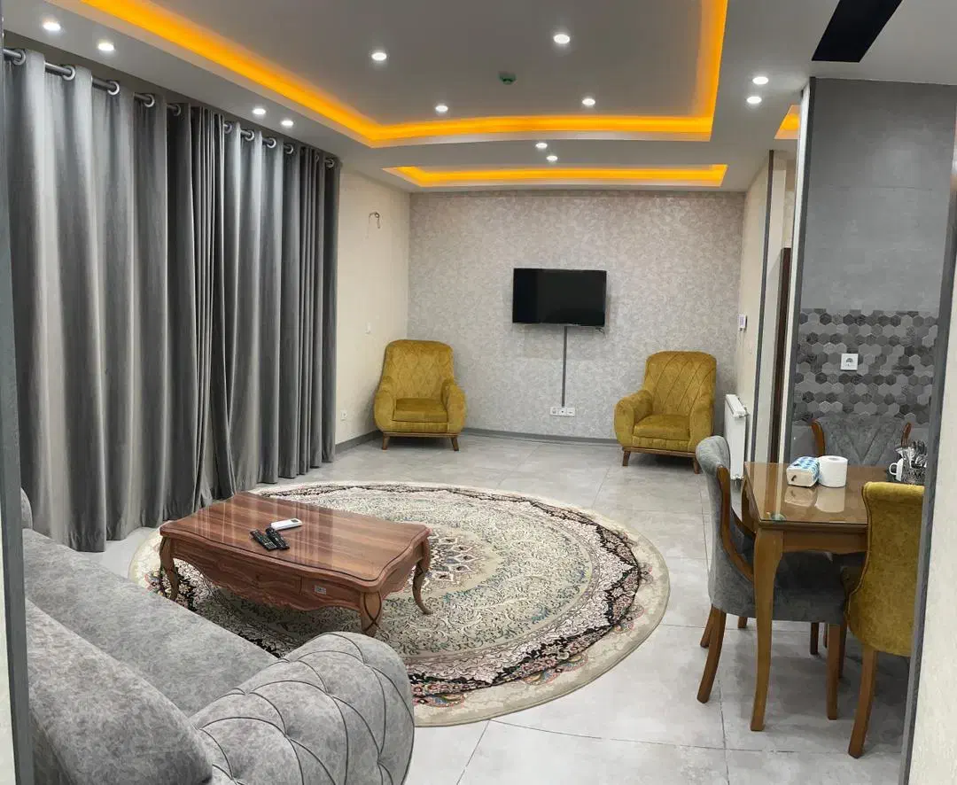 اجاره آپارتمان مبله لوکس ( کوتاه مدت)|اجارهٔ کوتاهمدت آپارتمان و سوئیت|شیراز, ابیوردی|دیوار