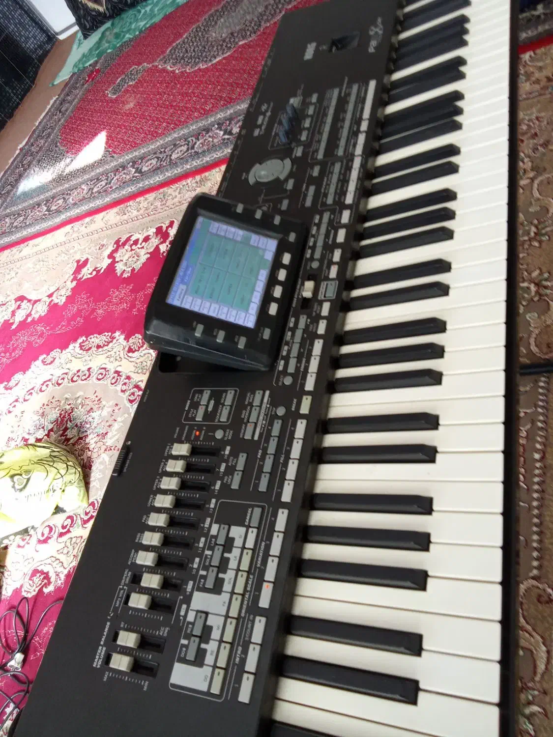 ارگ پیاتری|پیانو، کیبورد، آکاردئون|خوی, |دیوار