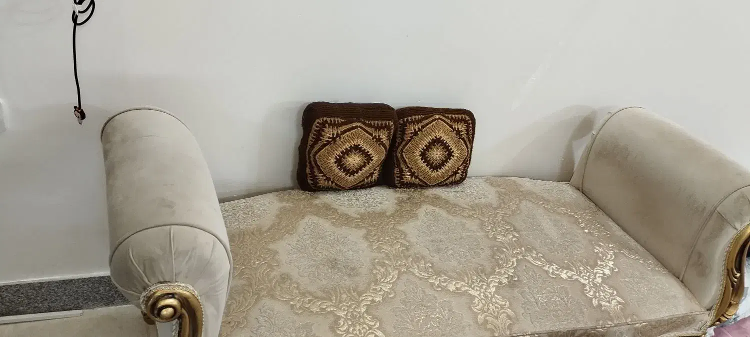 مبل سلطنتی شیک|مبلمان خانگی و میز عسلی|قنوات, |دیوار