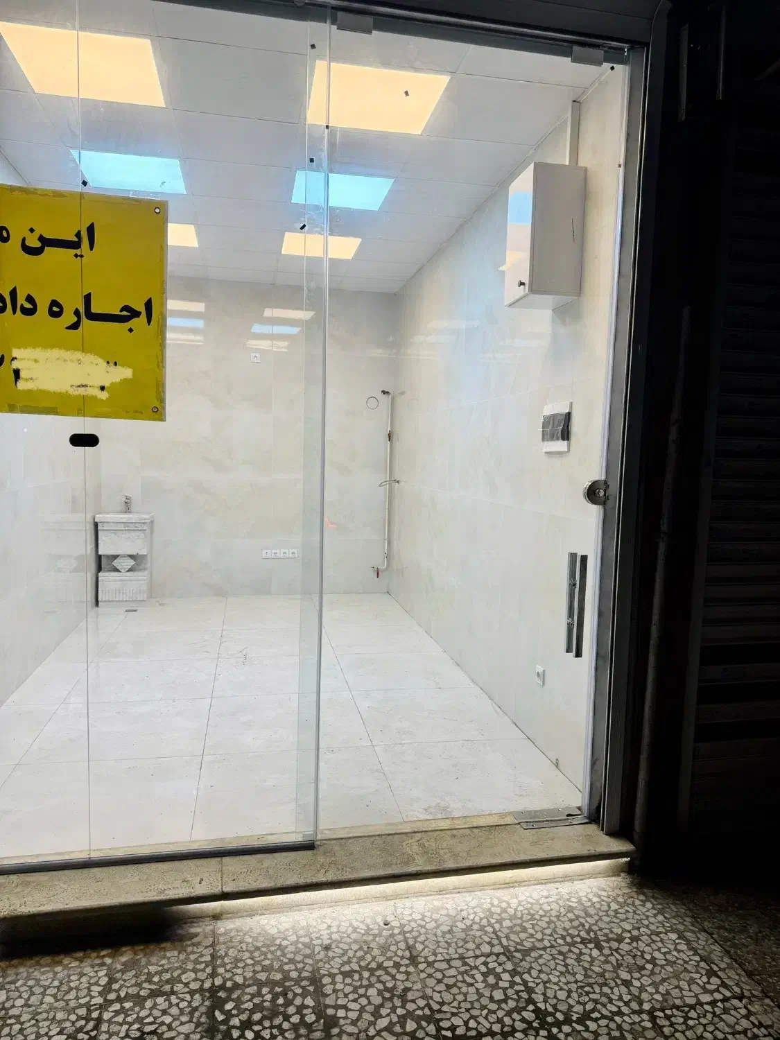 مغازه جای خوب،با تمام امتیازات، مناسب انواع مشاغل|اجارهٔ مغازه و غرفه|رشت, پارک شهر|دیوار