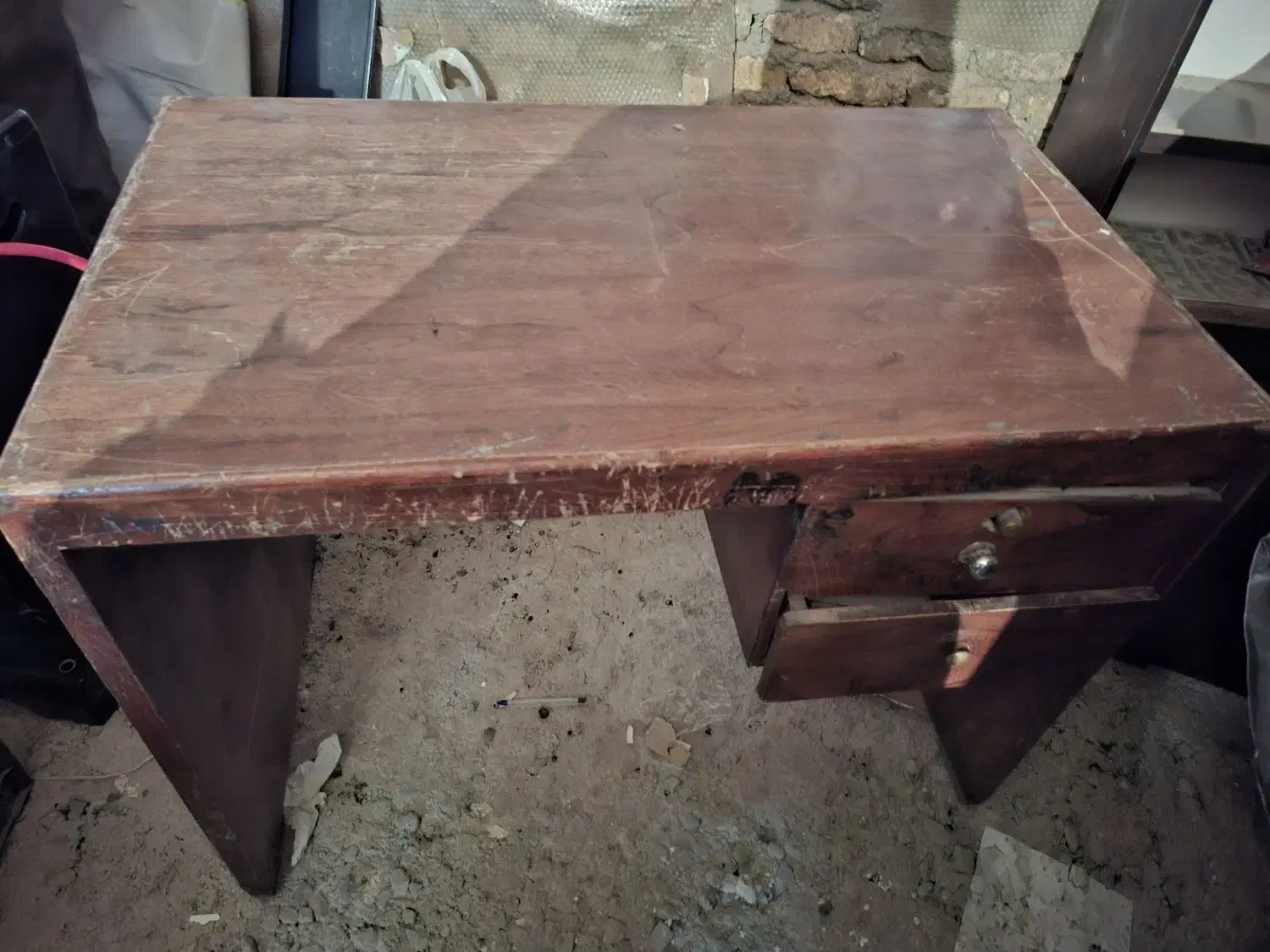 میز|دفتر کار|خرمآباد, |دیوار