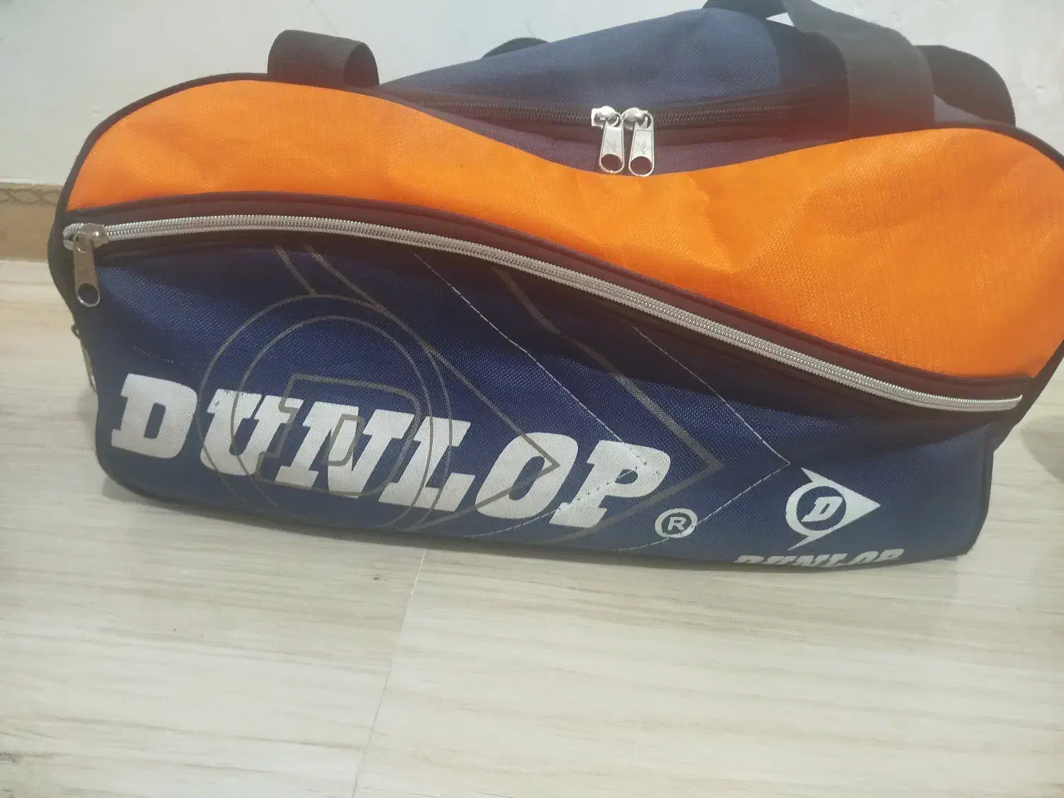 یک ساک‌باشگاهی گمشده|کیف، کفش، کمربند|قرچک, میرزائی شمالی|دیوار