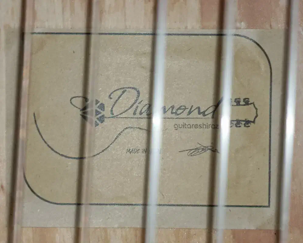 فروش فوری گیتار دیاموند (Diamond) مدل الماسی مشکی|گیتار، بیس، امپلیفایر|فسا, |دیوار