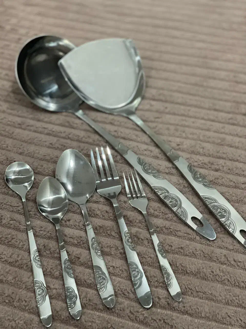 سرویس قاشق و چنگال|ظروف سرو و پذیرایی|خوی, |دیوار