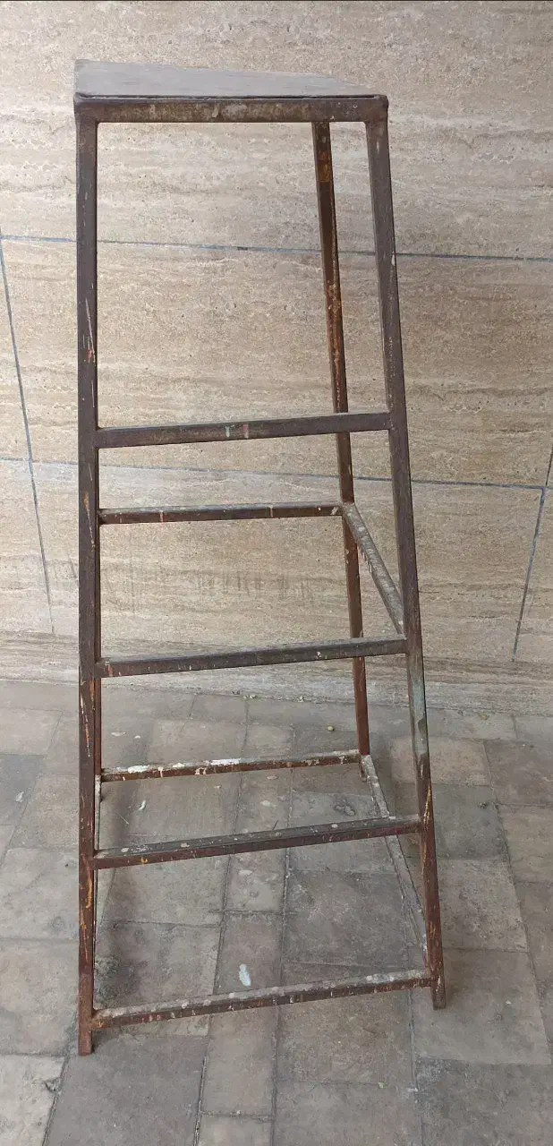 چهار پایه فلزی|صندلی و نیمکت|ساوه, |دیوار