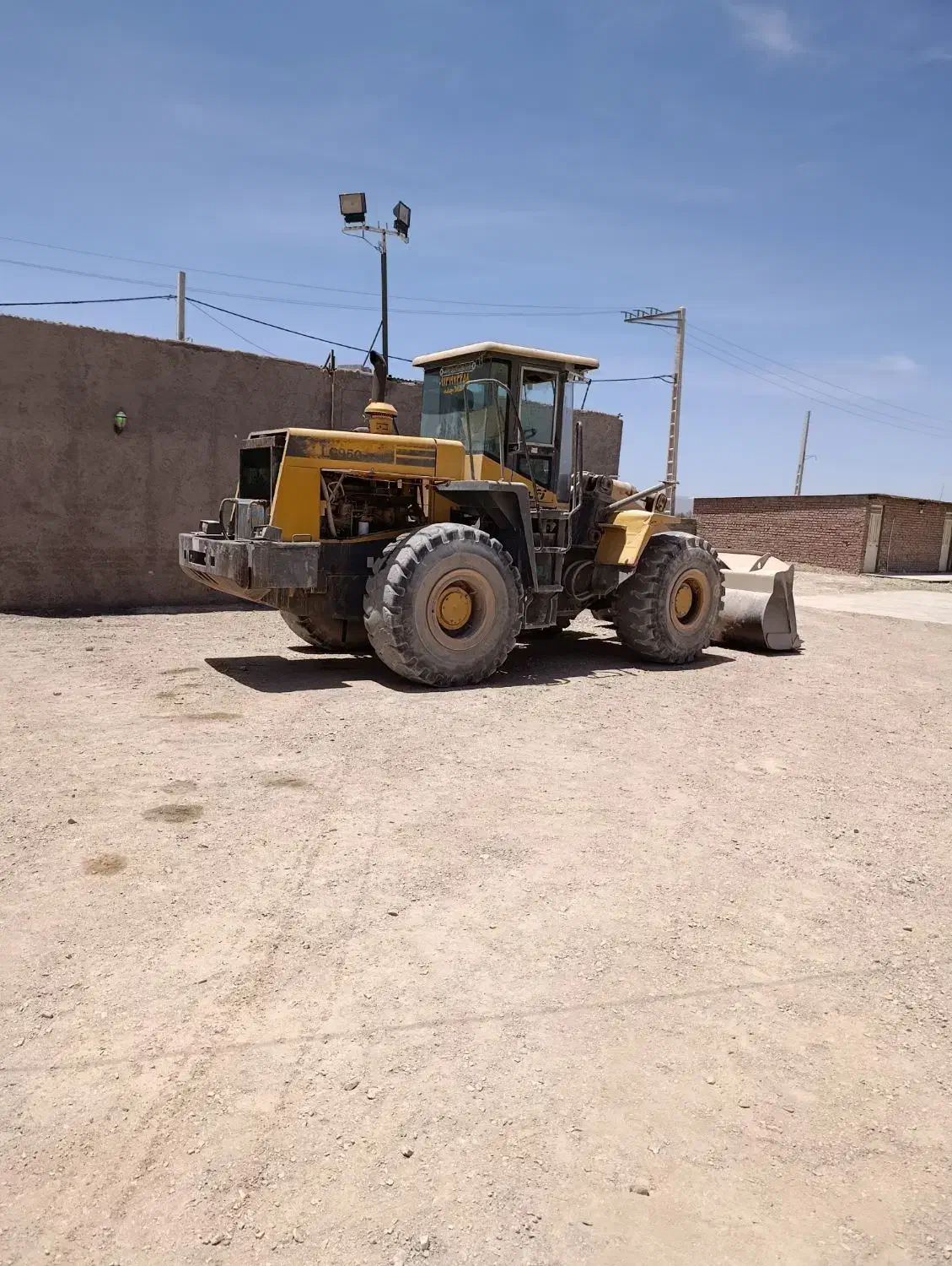 حمل شن شسته ونخودی بادومی|خدمات حمل و نقل|ماهان, |دیوار