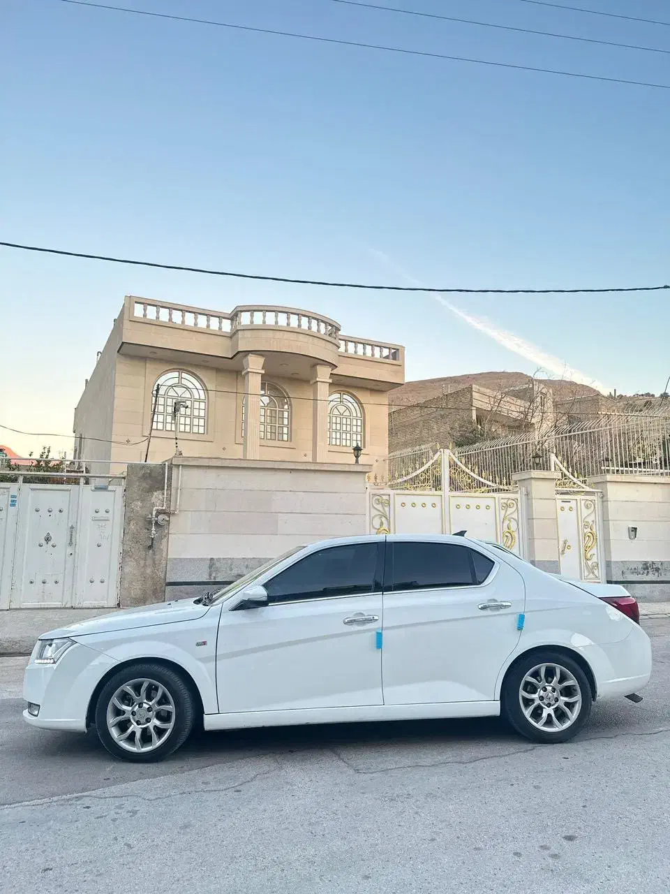 دنا پلاس اتومات۱۴۰۱|خودرو سواری و وانت|شیراز, شهرک سعدی|دیوار