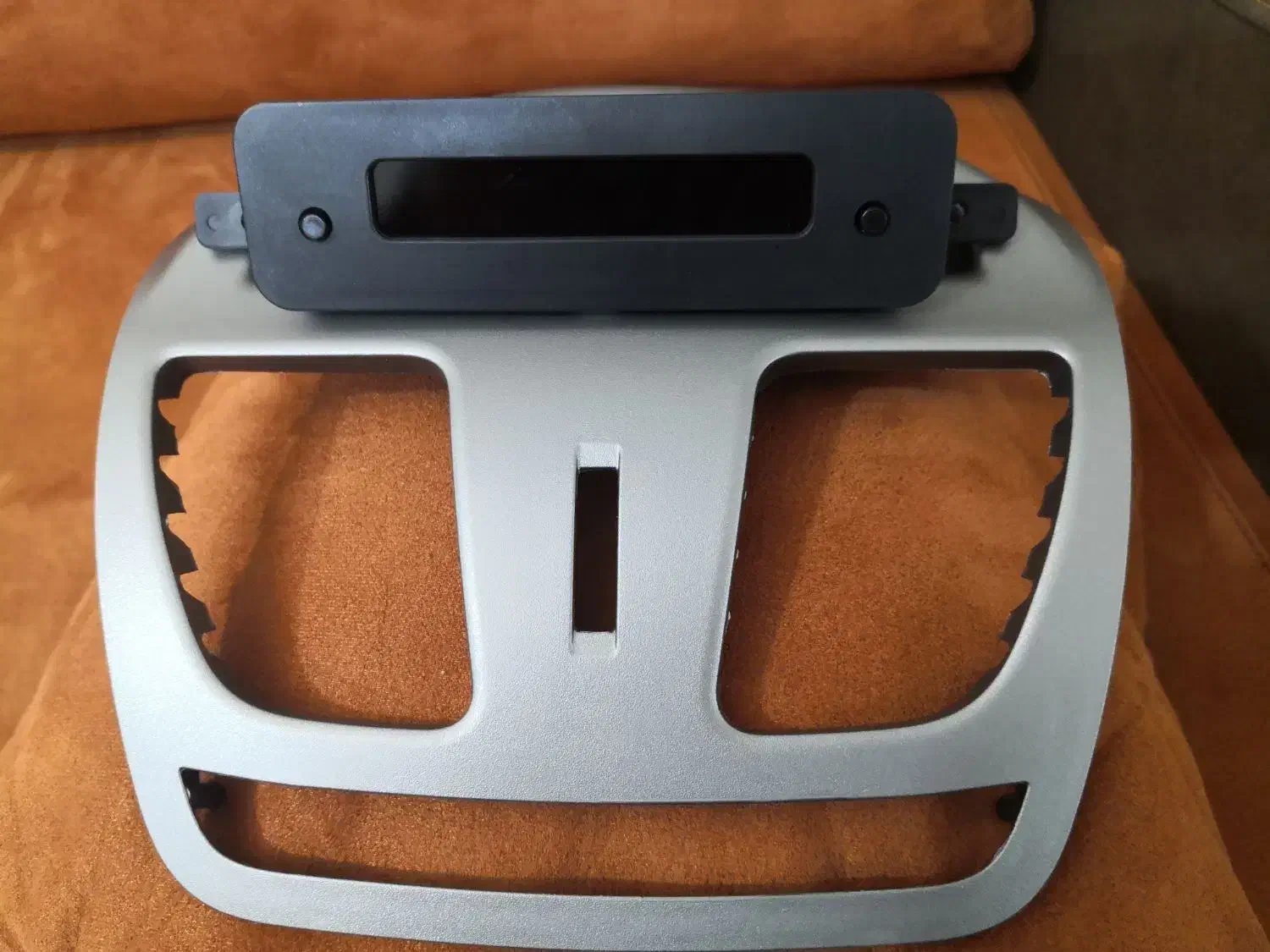 ساعت دیجیتال/ قاب کنسول فابریک شرکتی کوئیک و ساینا|قطعات یدکی و لوازم جانبی|تهران, امام حسین|دیوار