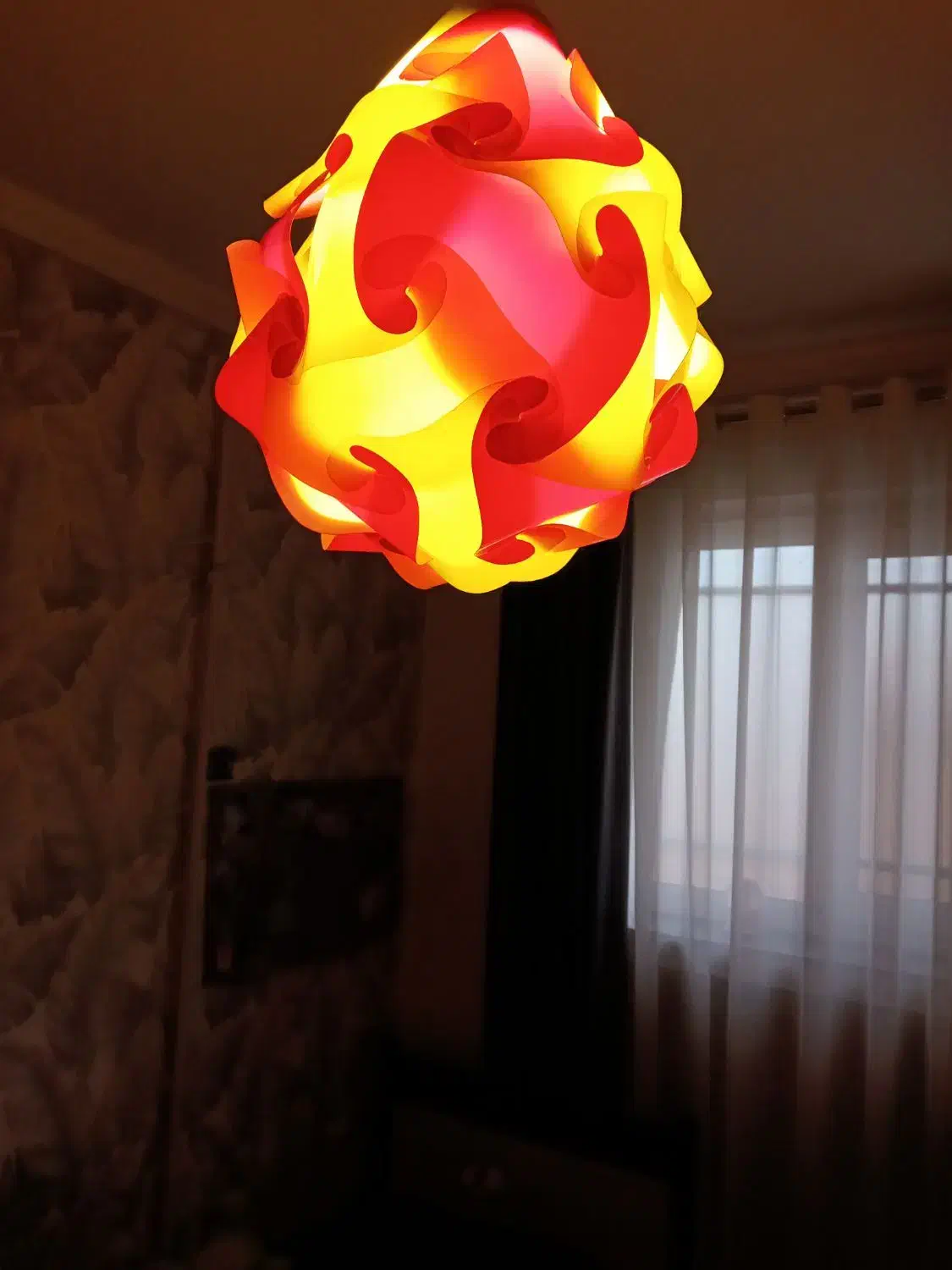 لوستر چراغ خواب نور خورشیدی|لوستر و چراغ آویز|همدان, |دیوار