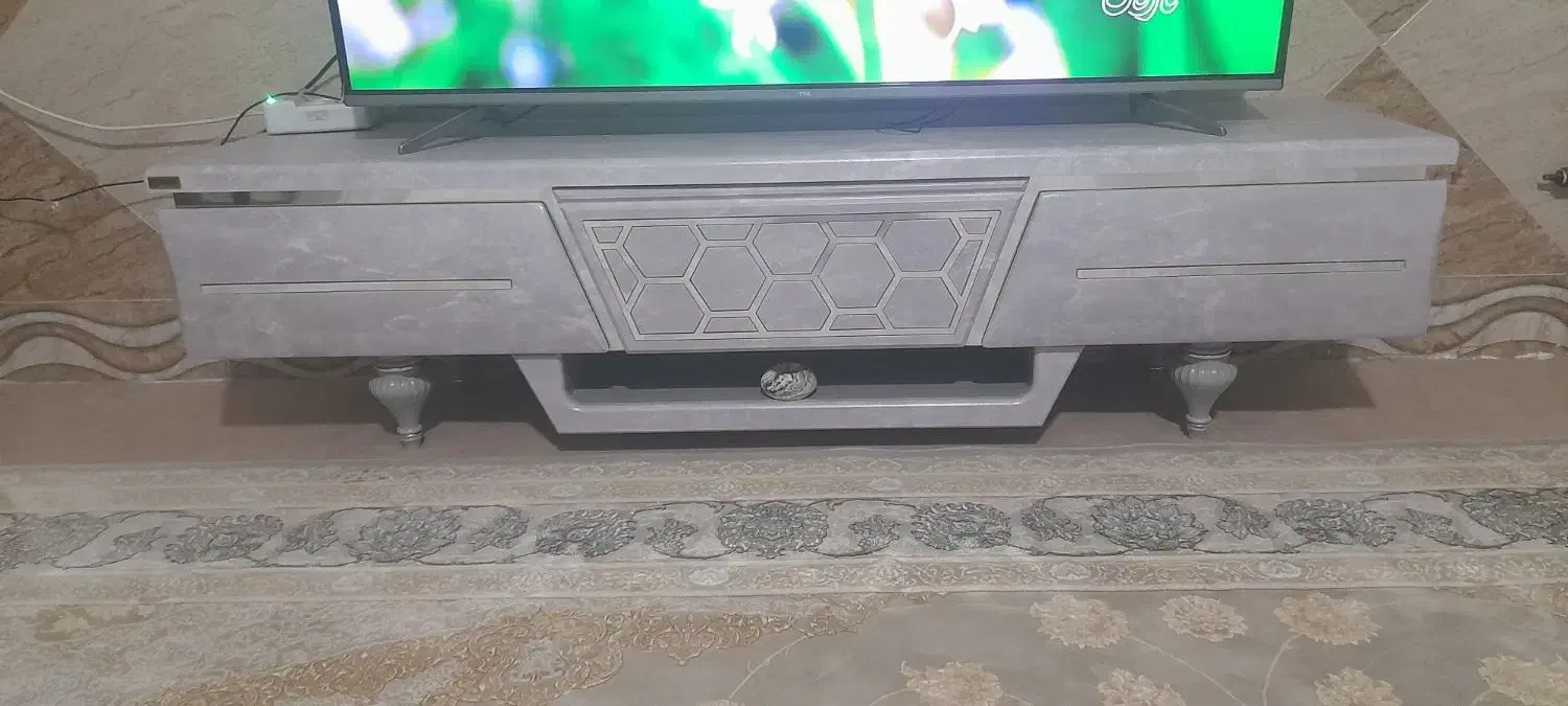 میز تلویزیون در حد نو طوسی|میز تلویزیون|قم, شهر قائم|دیوار