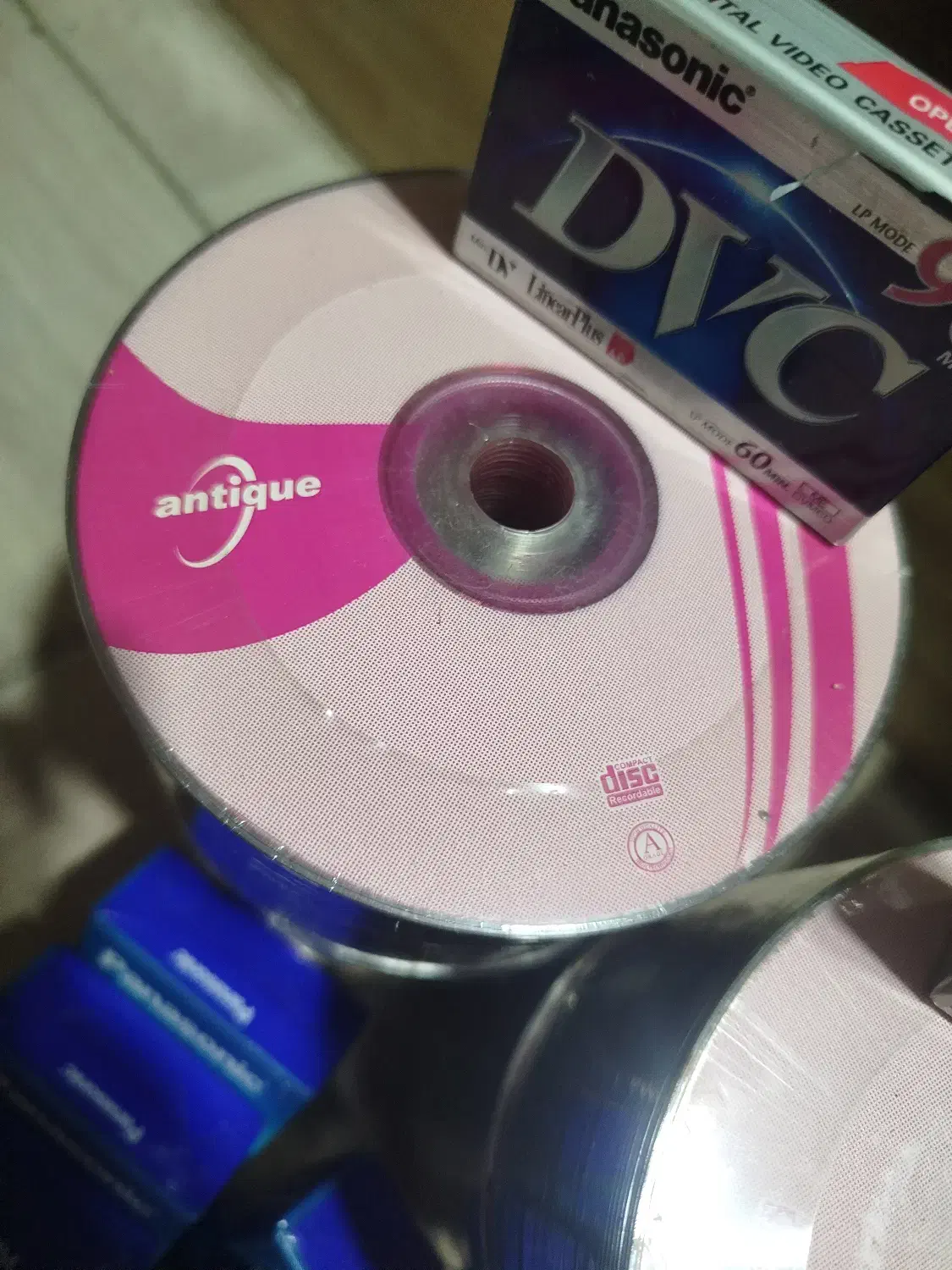 کنترل قیمت بازارسی دی دی وی دی اچ دی.فلابی|پخش‌کننده DVD و ویدیو|اصفهان, سودان|دیوار