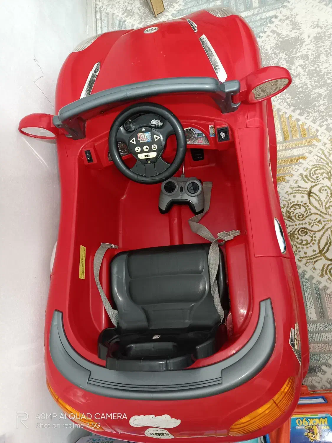 ماشین شارژی مدل آزرا قرمز بدون باطری|اسباببازی|مشهد, شهید بهشتی|دیوار