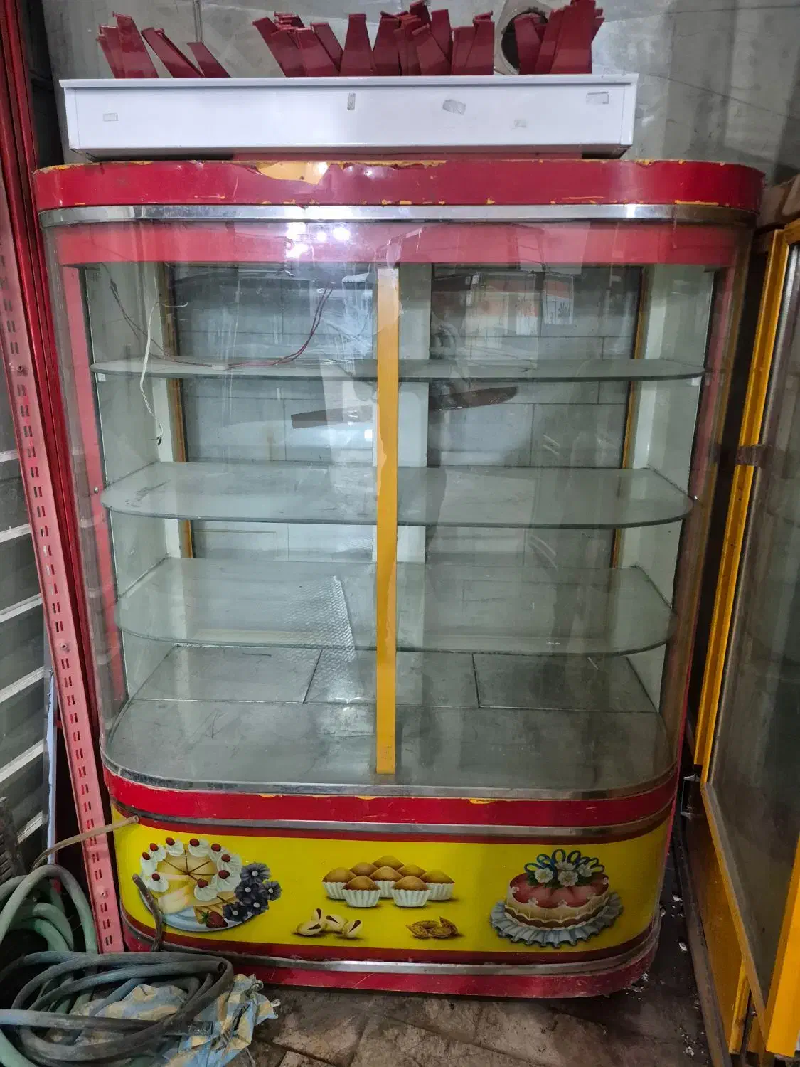 ویترین قنادی|فروشگاه و مغازه|یزد, |دیوار