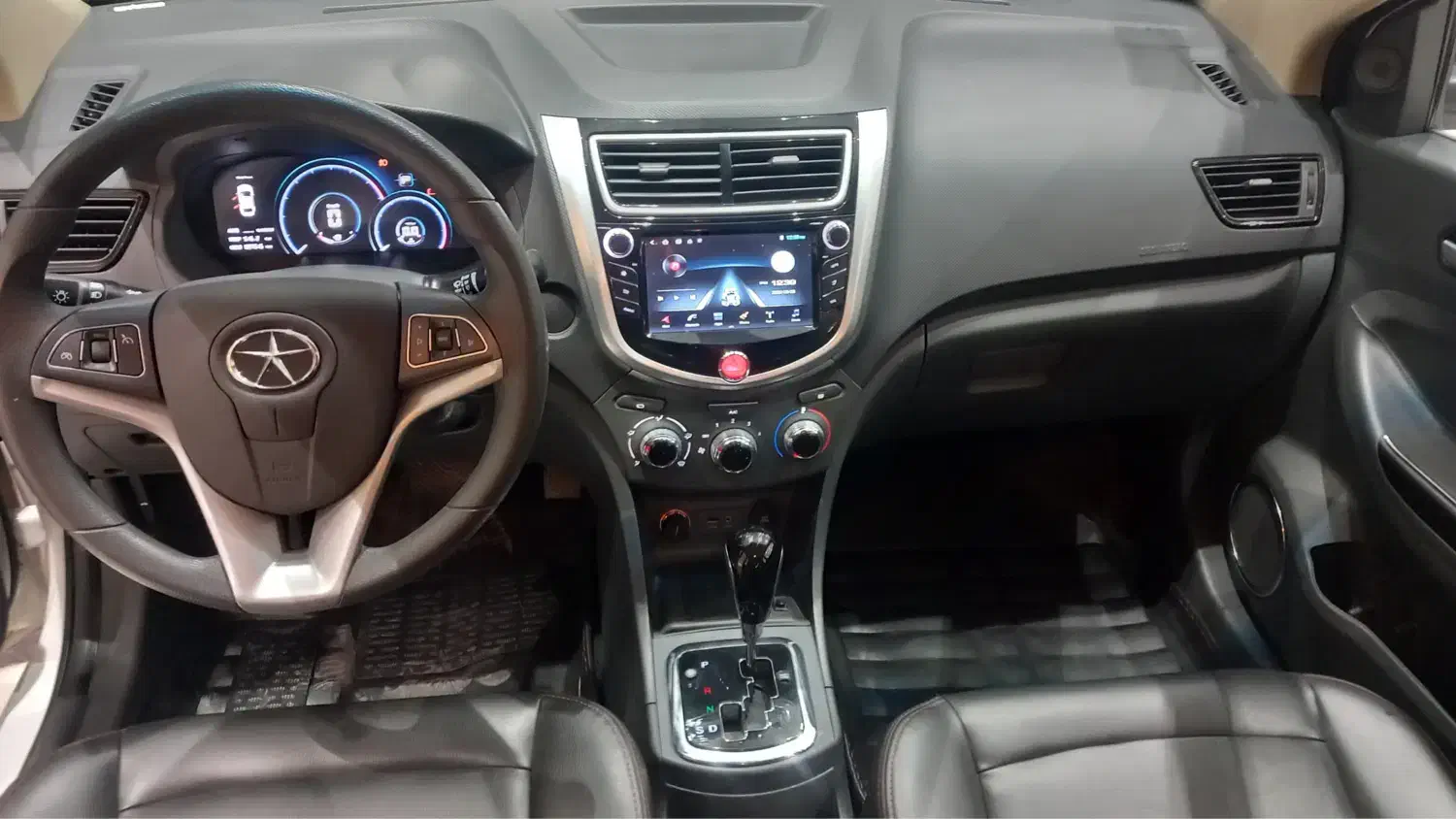 جکj4مدل1403مشابه صفر (فول اپشن)|خودرو سواری و وانت|یزد, |دیوار