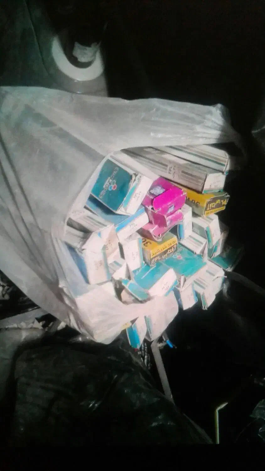 لامپ اف پی ال|لامپ و چراغ|شیراز, فرهنگ شهر|دیوار