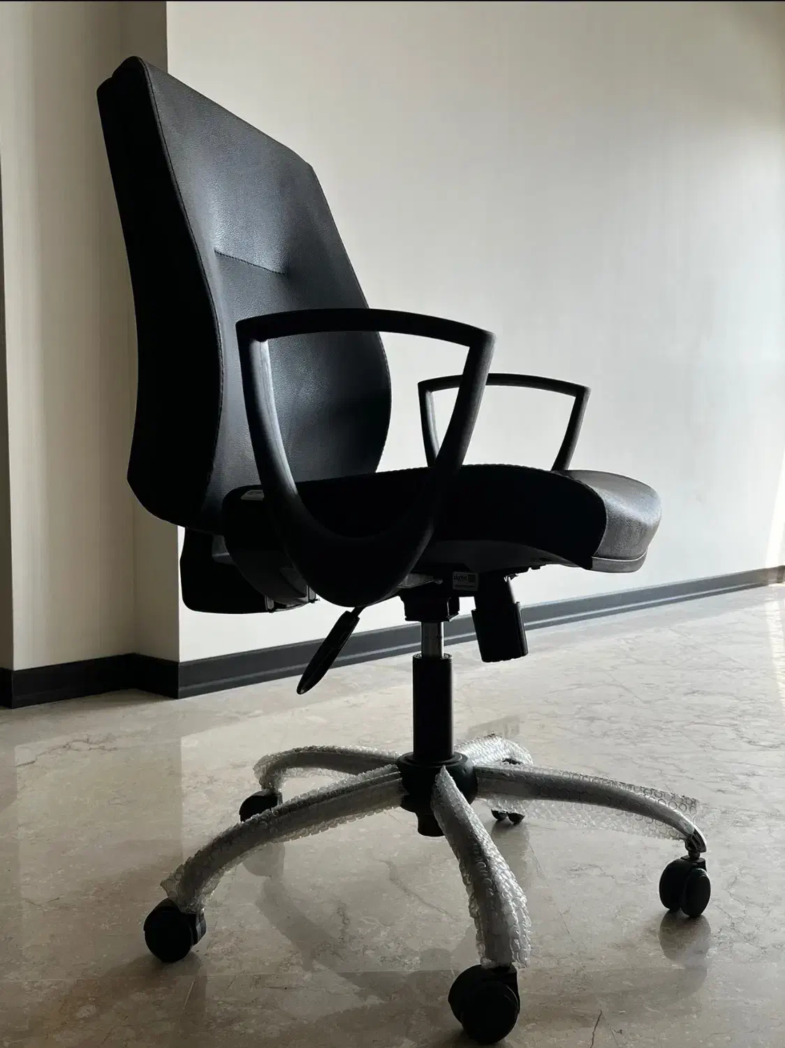 صندلی اداری / کارشناسی داتیس فوری|مبلمان اداری|تهران, هروی|دیوار