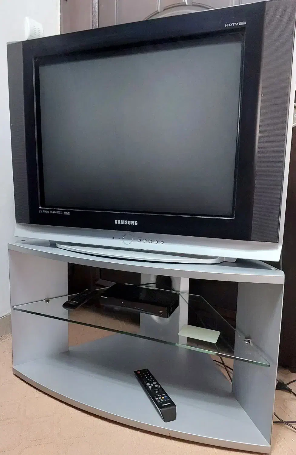 سینما با تلویزیون ومیز ودستگاه دیجیتال|سیستم صوتی خانگی|سمنان, |دیوار