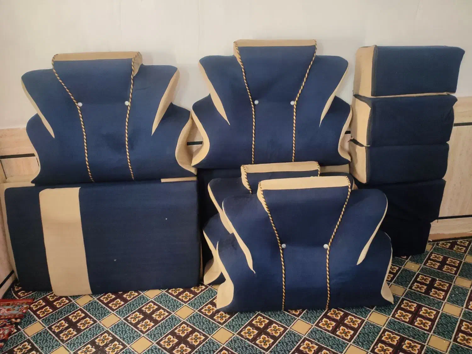 مبل خلیجی|مبلمان خانگی و میز عسلی|شوش, |دیوار