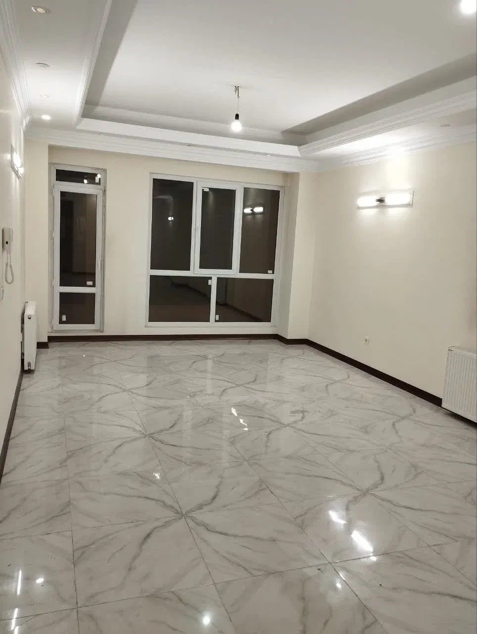 ۱۰۲ متری / روبه آفتاب و نما / فاز ۶ ، سندتکبرگ|فروش آپارتمان|کرج, ساماندهی|دیوار