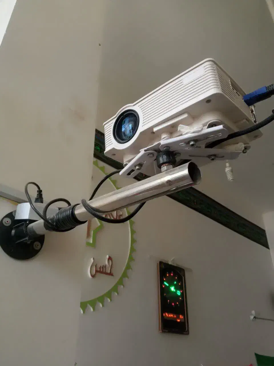 پرژکتور|تلویزیون و پروژکتور|کاشمر, |دیوار