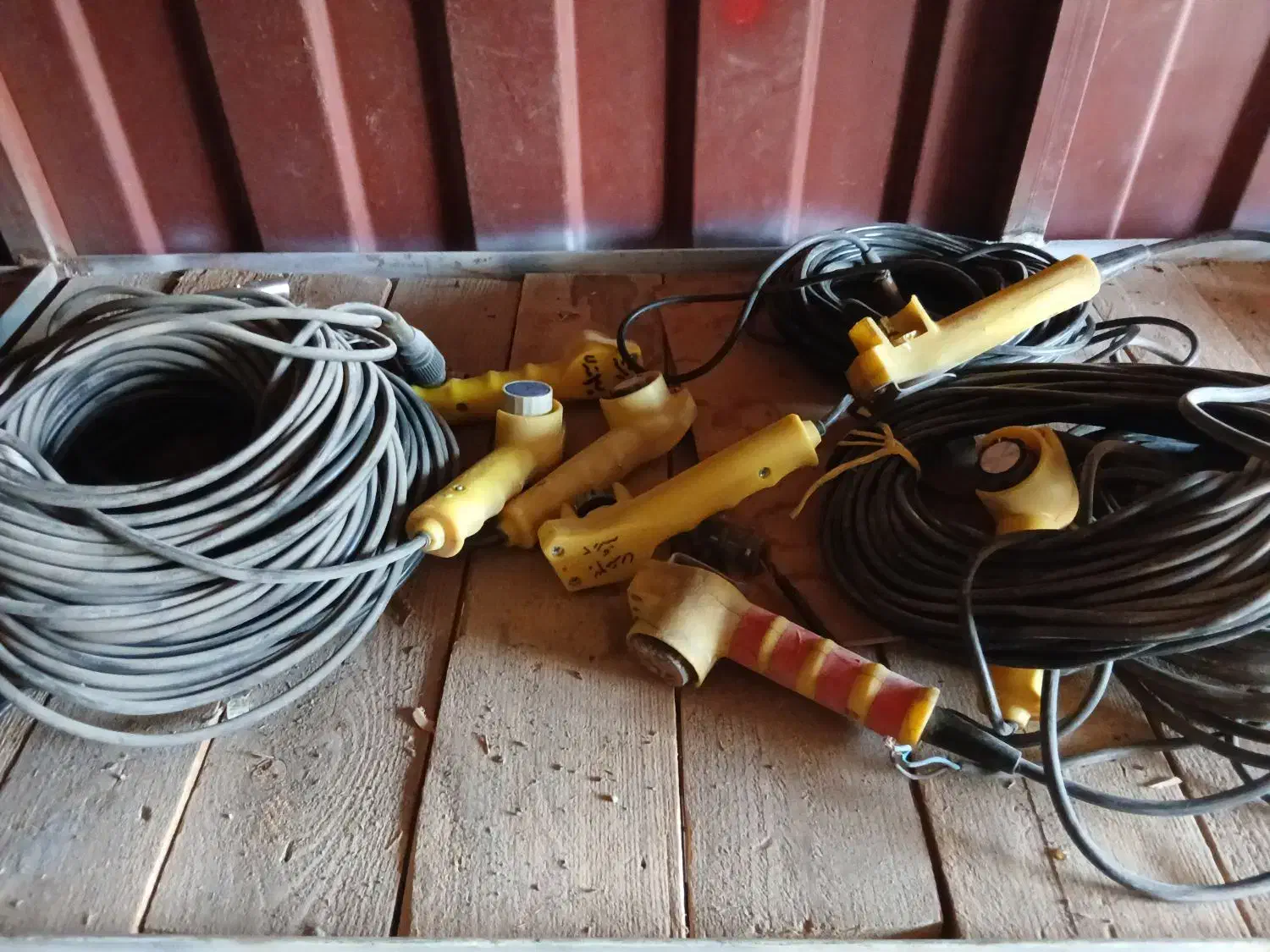 مقدار ابزار وتابلو برق|ابزارآلات|اصفهان, بختیاردشت (شهرک پرتو)|دیوار