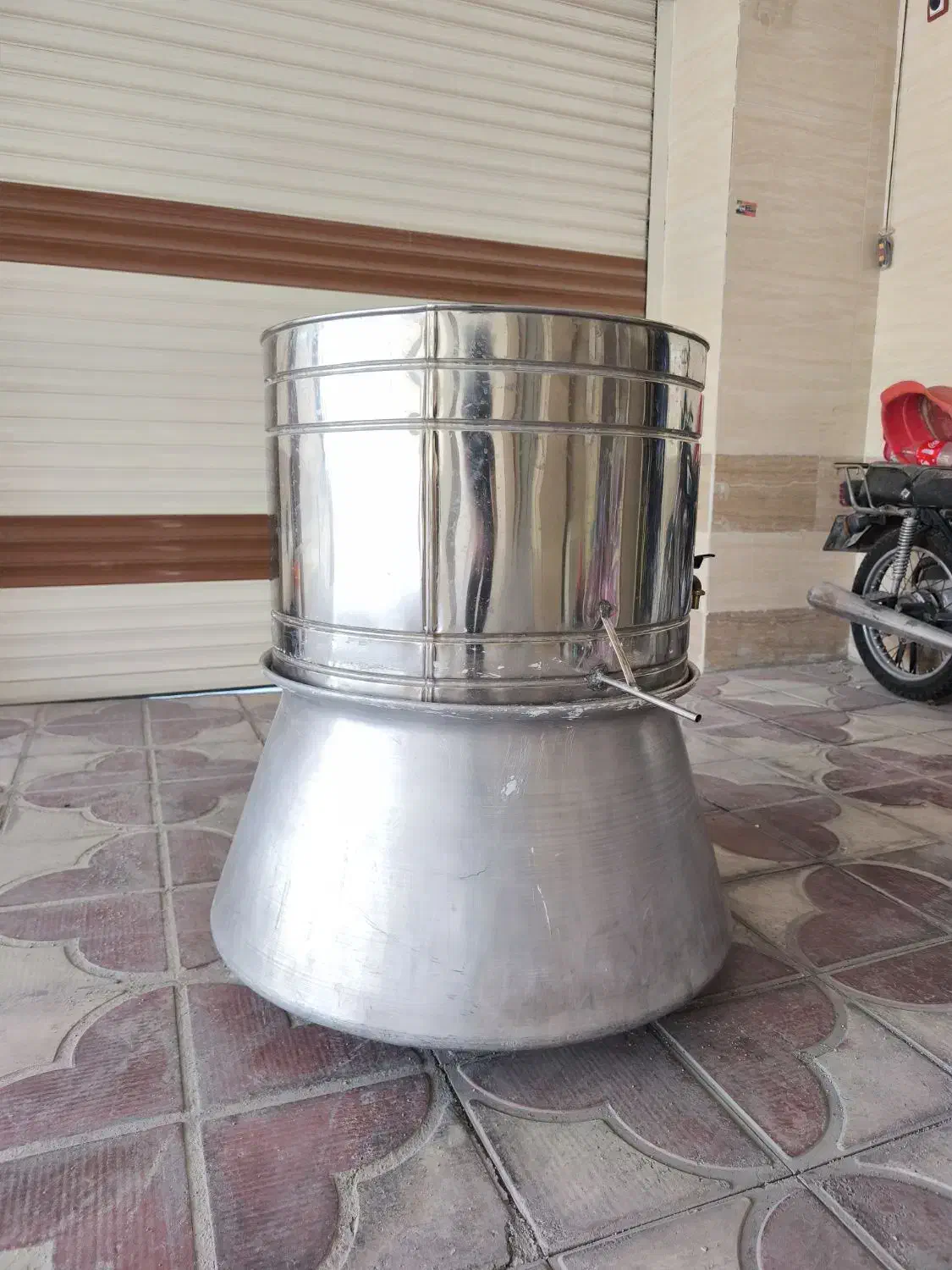 دیگ و سر دیگ عرقگیری ۱۲۰ لیتری(معاوضه دارم)|ظروف پخت‌وپز|کازرون, |دیوار