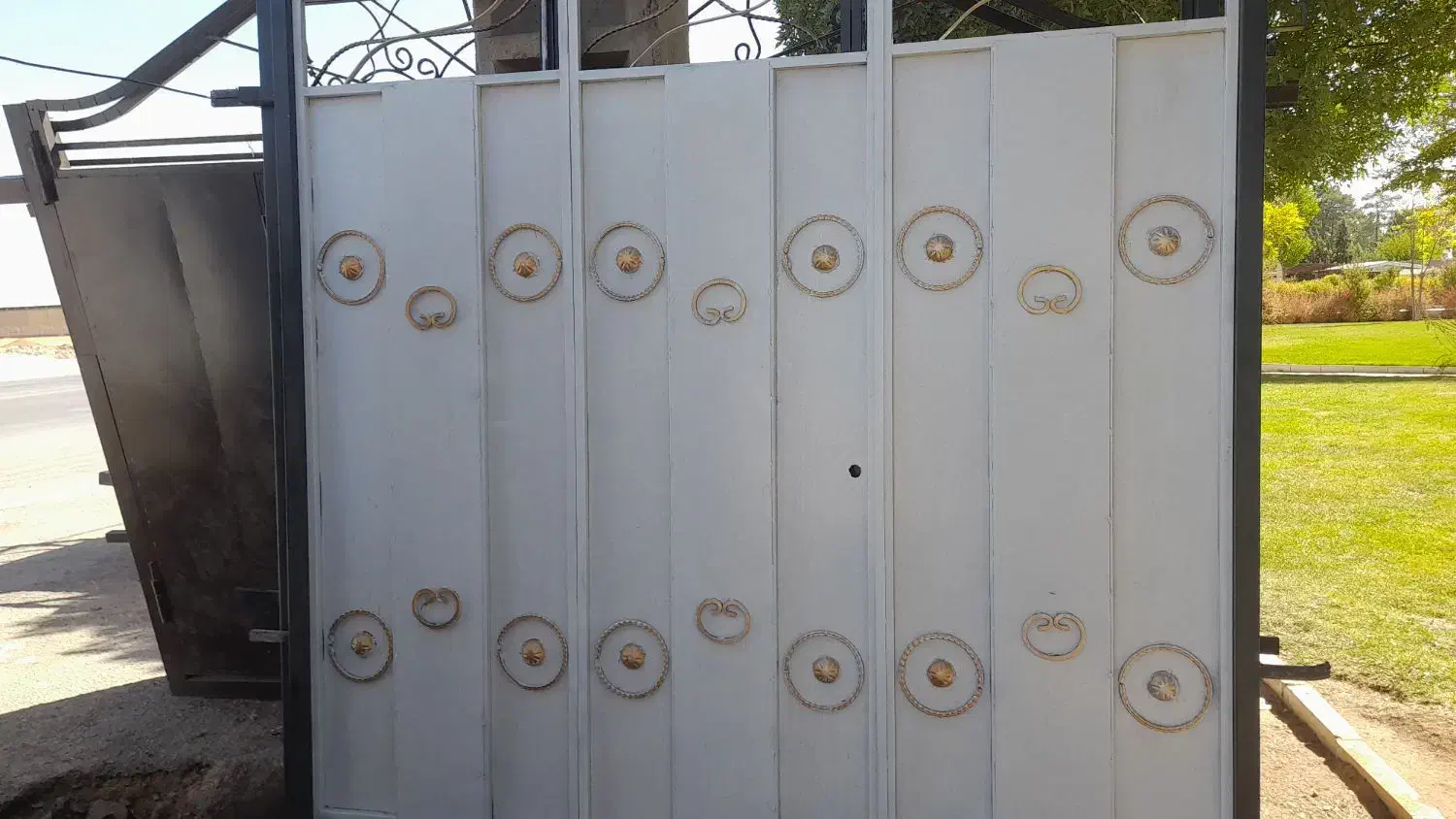 درب ۲۵۰ حیاط.درب ۱متری ۱۲۰سانت. پنجره. چوبی .گاراژ|مصالح و تجهیزات ساختمان|کوهدشت, |دیوار