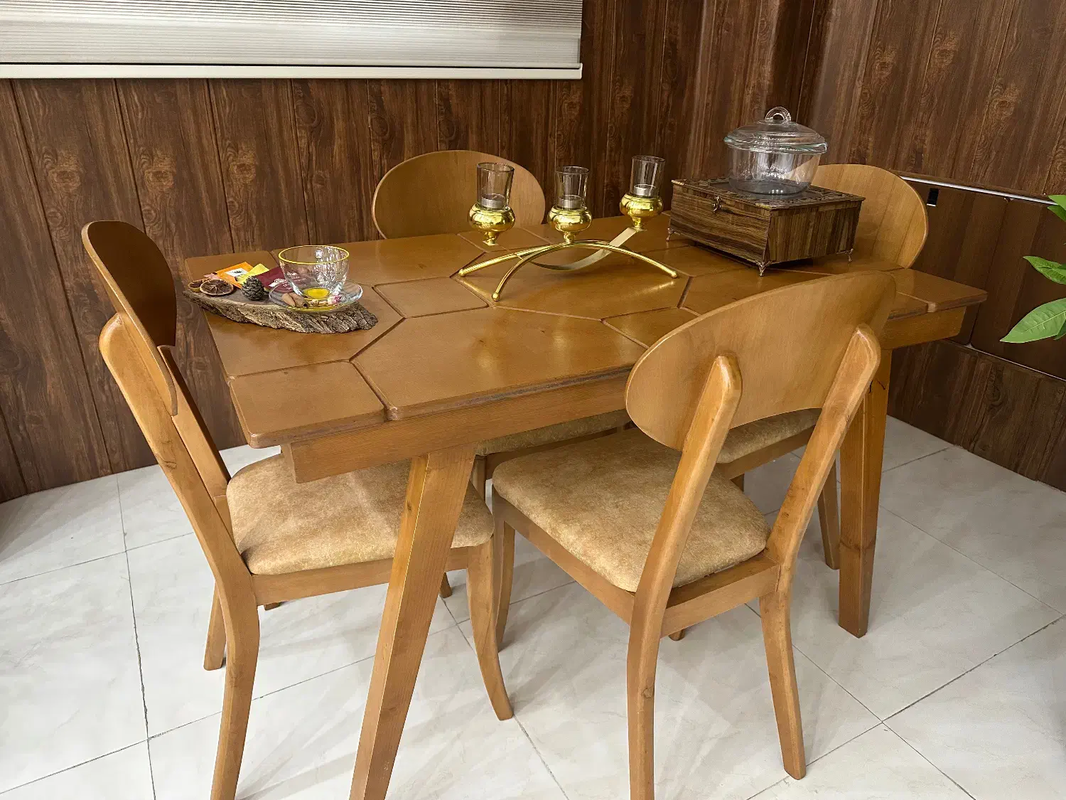 میز ناهار خوری/۴ نفره /درحدنو واقعی|میز و صندلی غذاخوری|سمنان, |دیوار