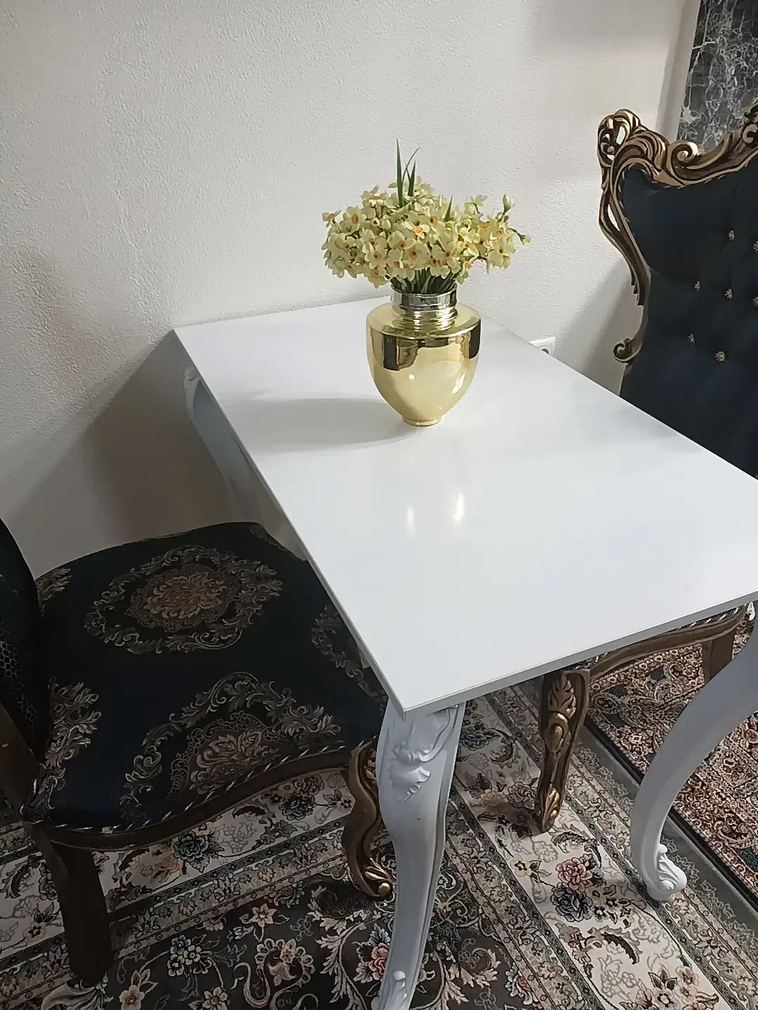 میز|میز و صندلی غذاخوری|شاهین‌شهر, عطار|دیوار