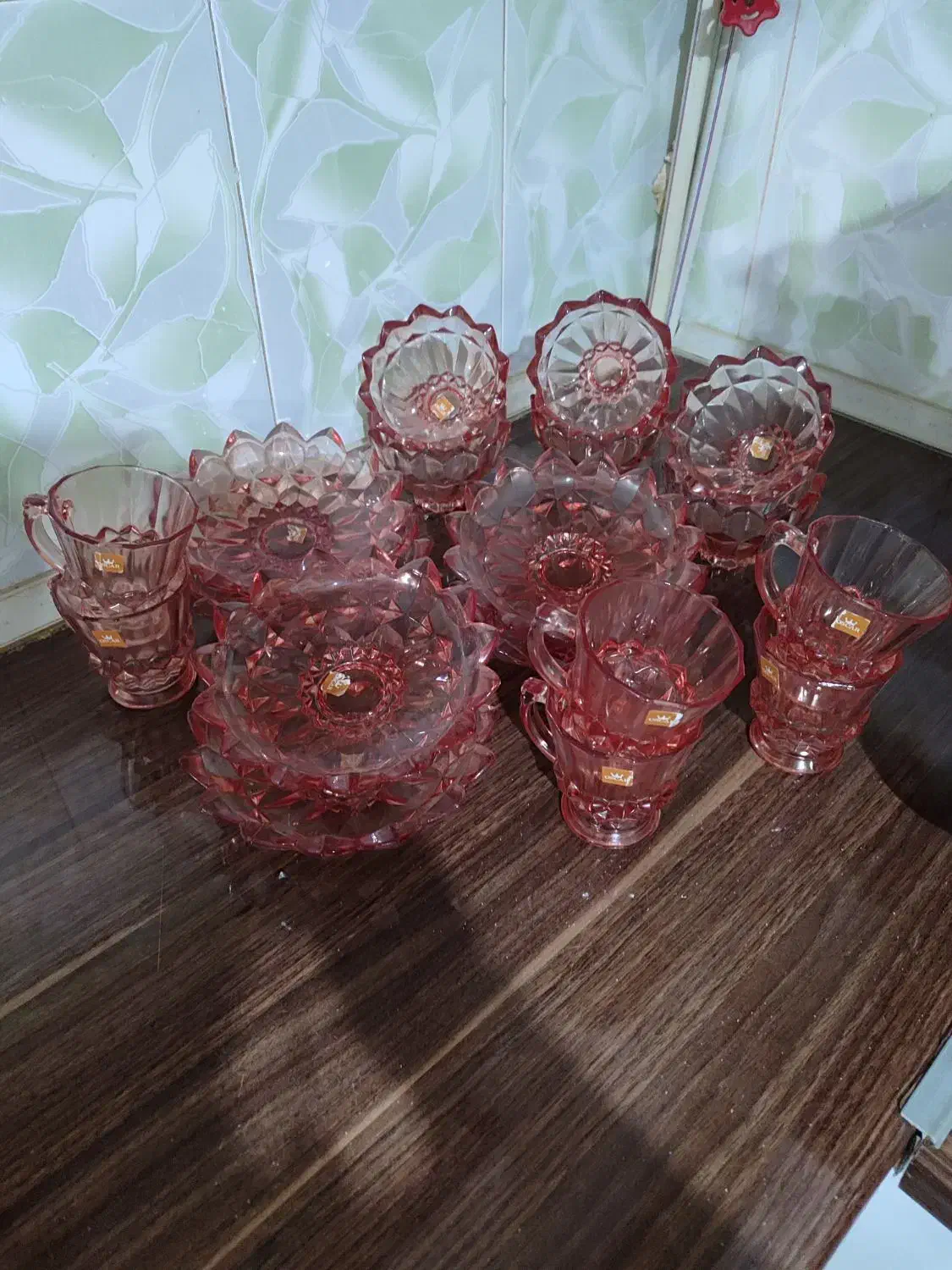 ظرف پذیرایی|ظروف سرو و پذیرایی|مشهد, طبرسی شمالی|دیوار