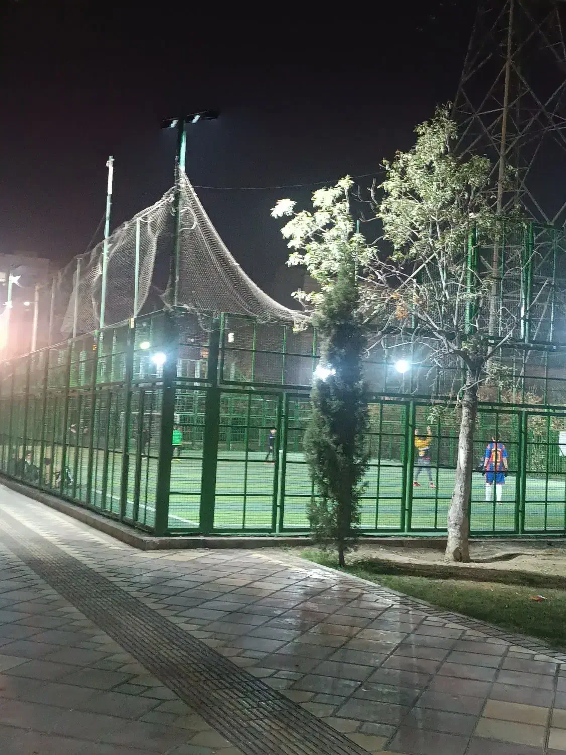 بازیکن فوتبال|رویداد ورزشی|تهران, آهنگ|دیوار