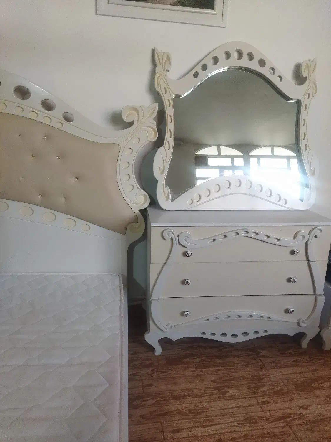 سرویس خواب دو نفره کاملا نو و تمیز همراه تشک|تخت و سرویس خواب|خرم‌آباد, |دیوار