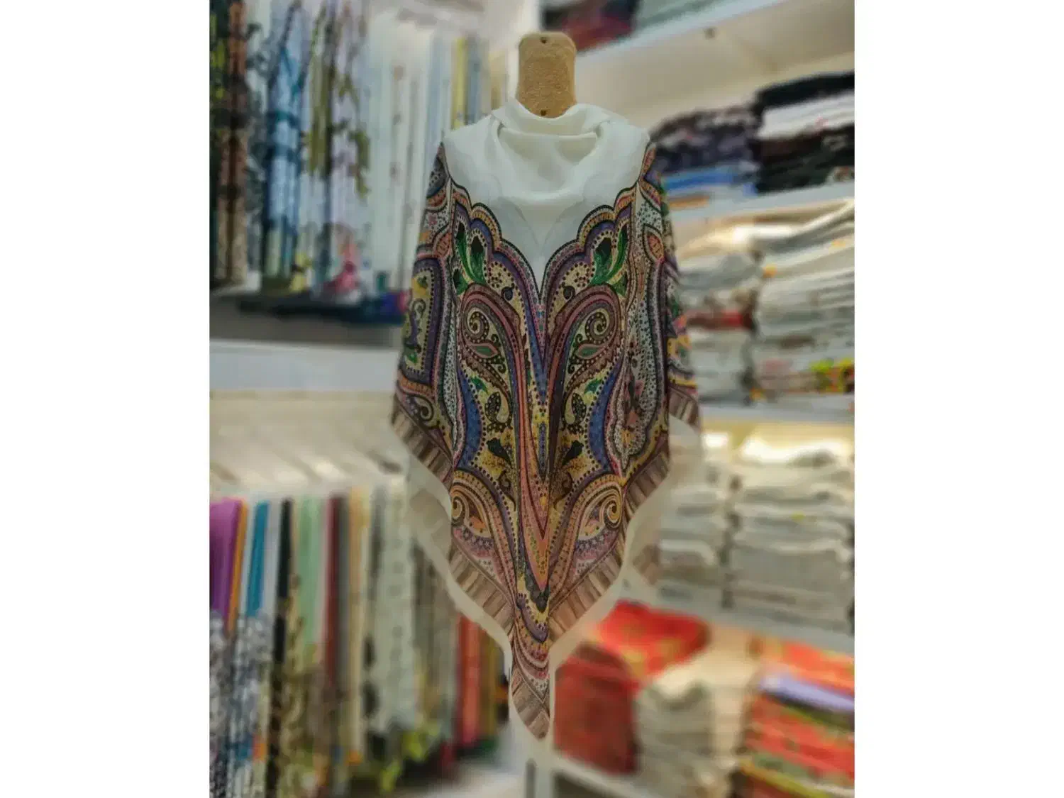 روسری ابریشمی نخینه لطافت واقعی روی پوست|لباس|گنبد کاووس, |دیوار