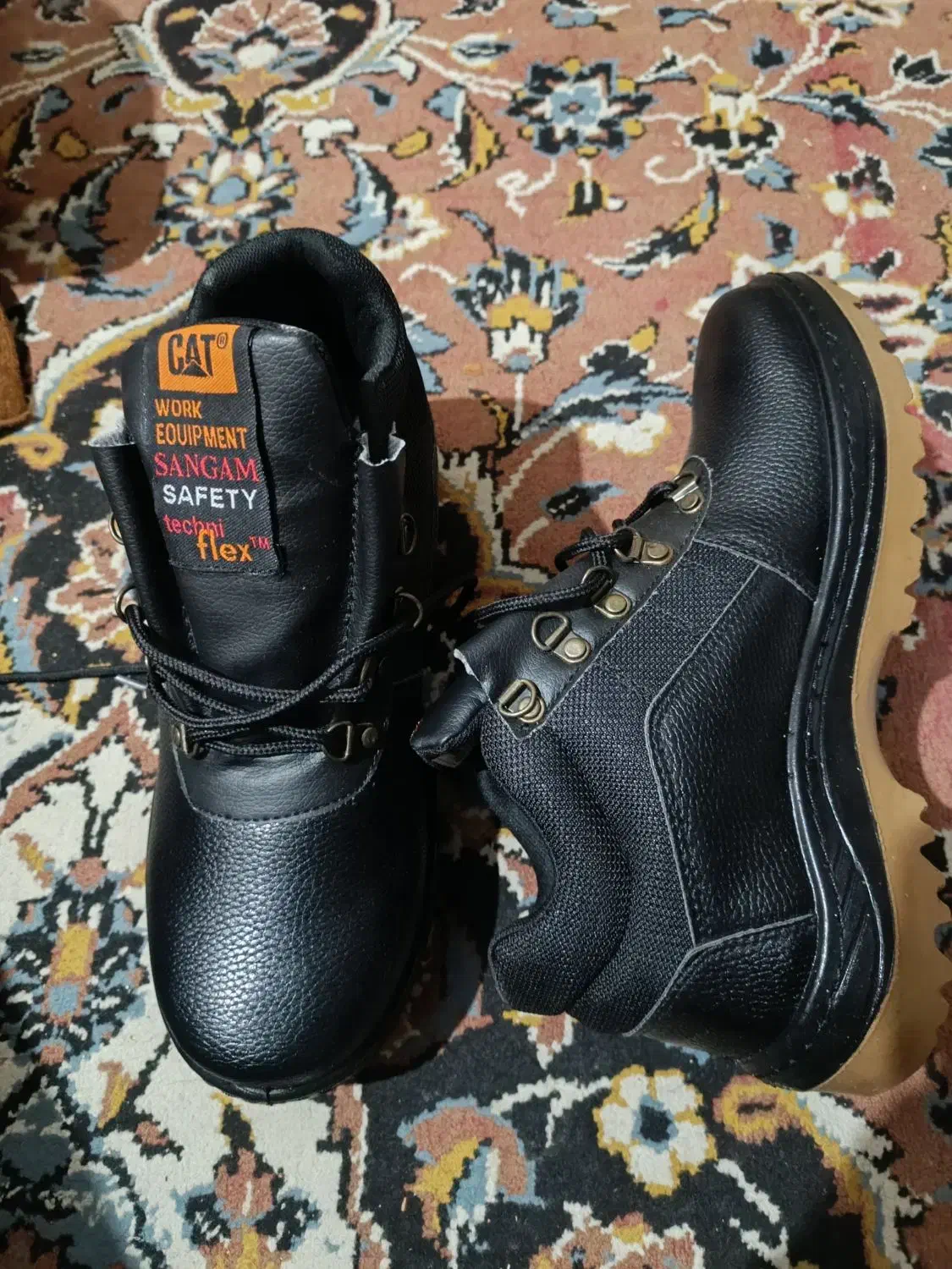 کفش کار و کوهنوردی CAT|کیف، کفش، کمربند|اندیمشک, |دیوار