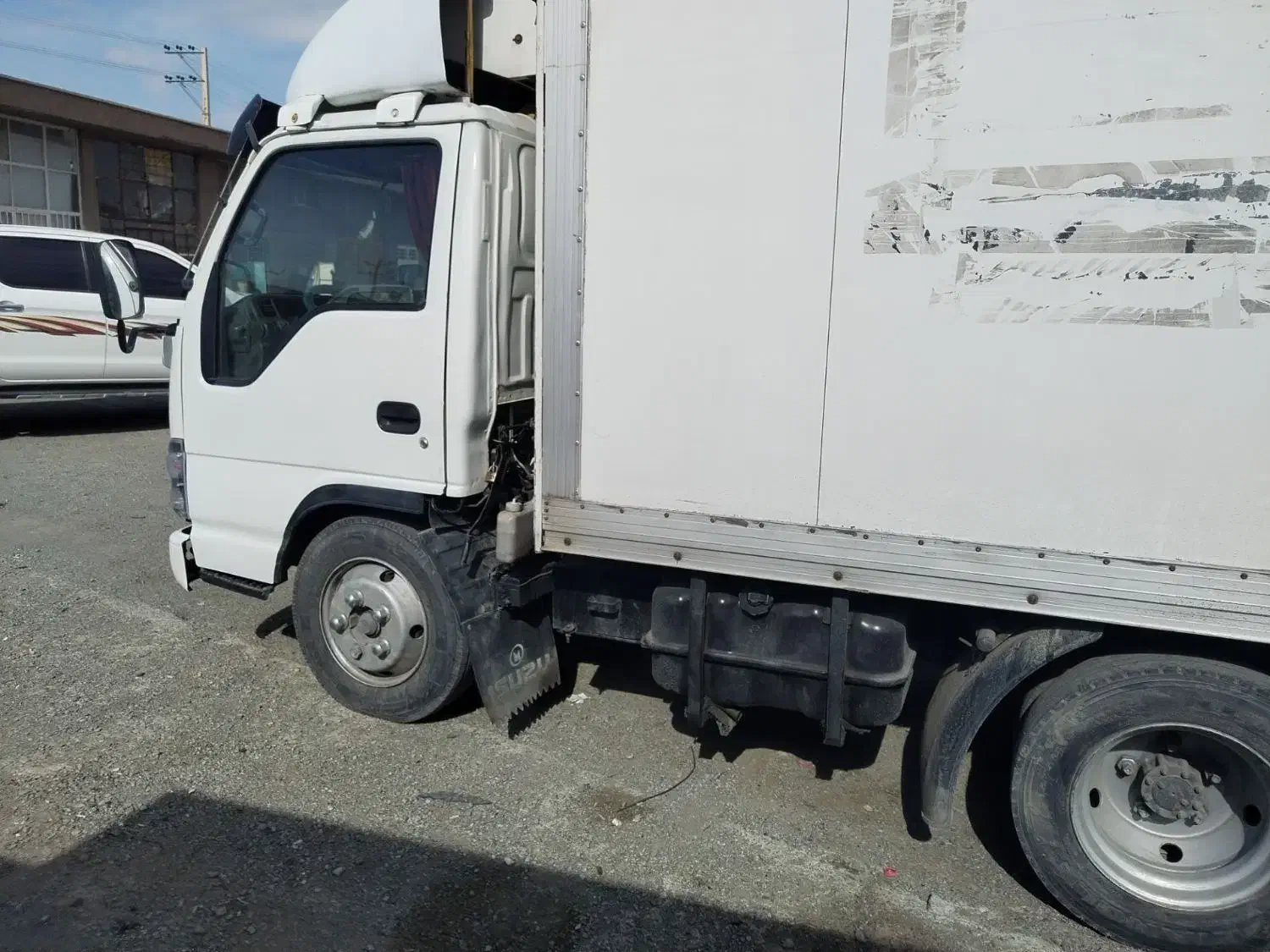 ایسوزو ۵۲۰۰تن ، یخچالی مدل۹۴|خودرو سنگین|مشهد, زمرد|دیوار