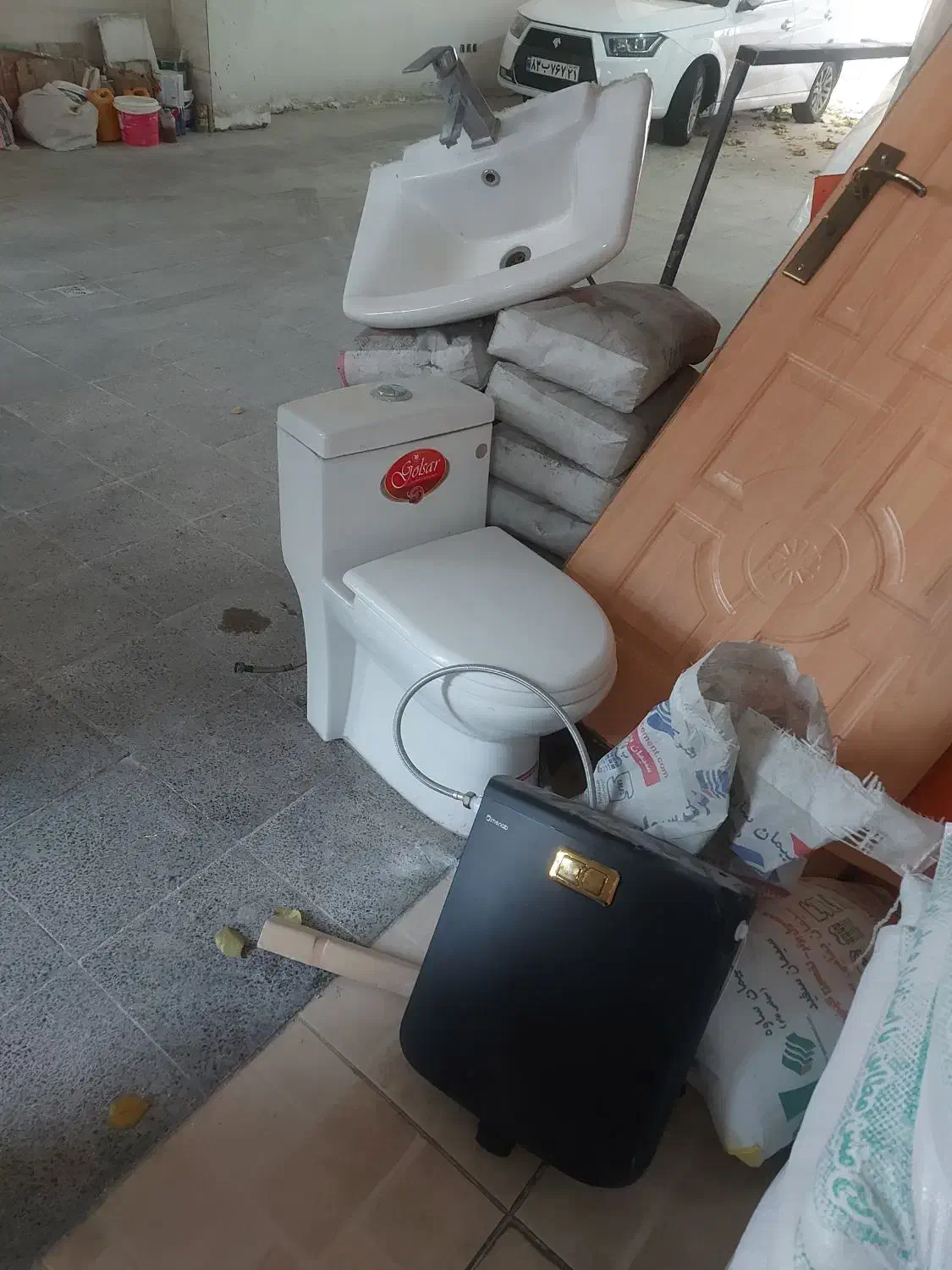 درب ورودی منزل و سیفون و روشویی|مصالح و تجهیزات ساختمان|اسلام‌شهر, شهرک قائمیه|دیوار