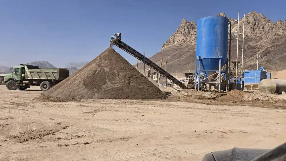 درخواست بیل میکانیکی برای برداشت مخلوط شن و ماسه|استخدام حمل و نقل|یزد, |دیوار