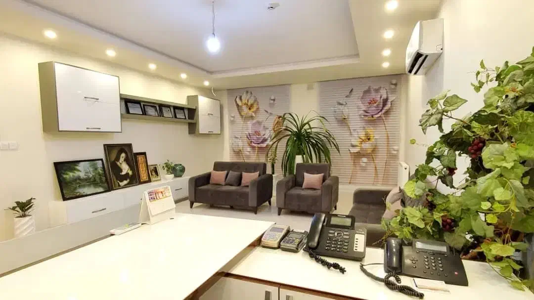 استخدام منشی ومدیرداخلی کلینیک زیبایی|استخدام درمانی، زیبایی، بهداشتی|رشت, سعدی (تختی)|دیوار