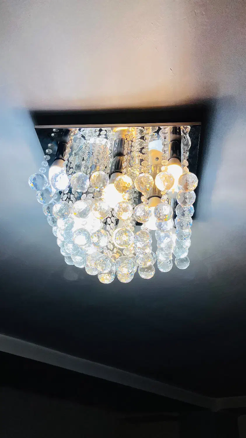 لوسترسقفی|لوستر و چراغ آویز|قدس, شهر‌قدس|دیوار