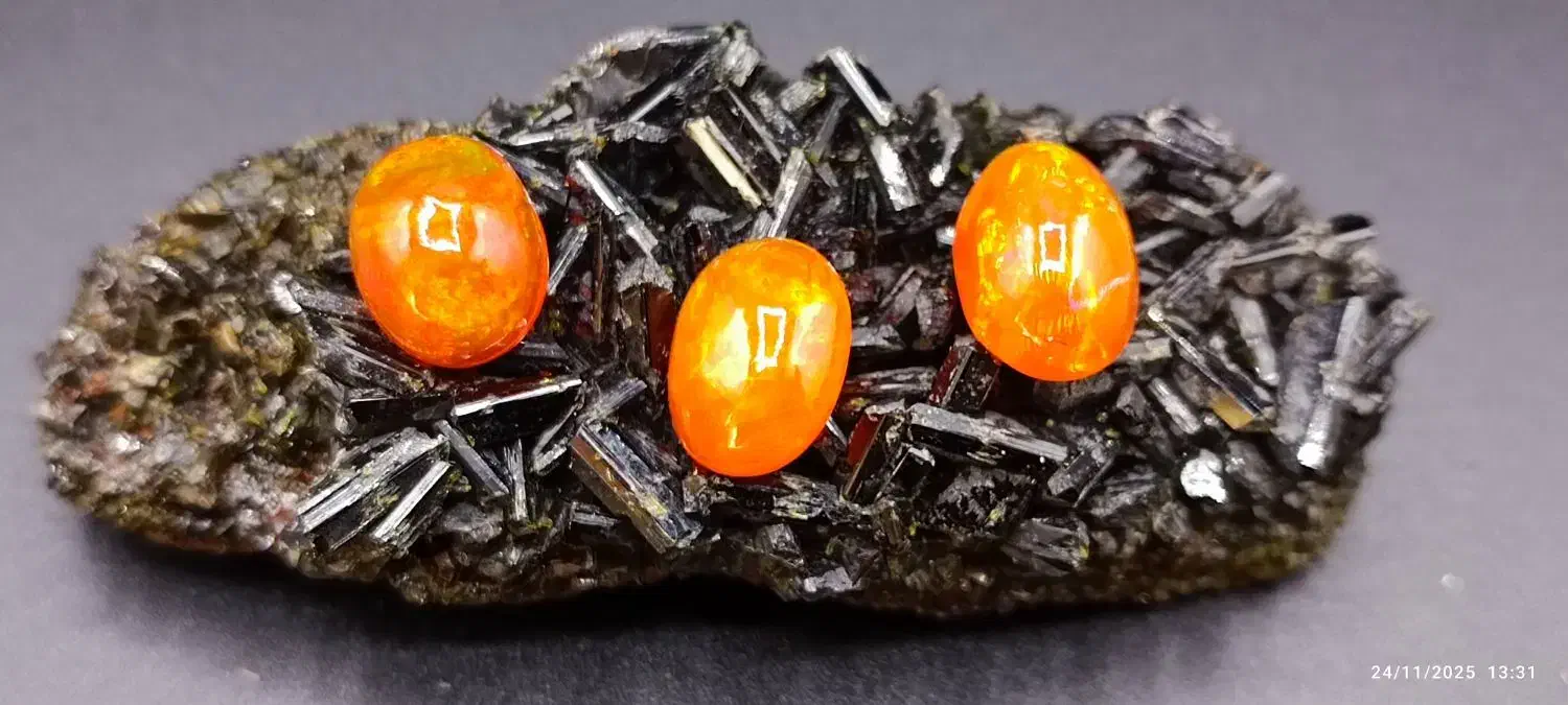 سنگ ااپال|جواهرات|تبریز, |دیوار