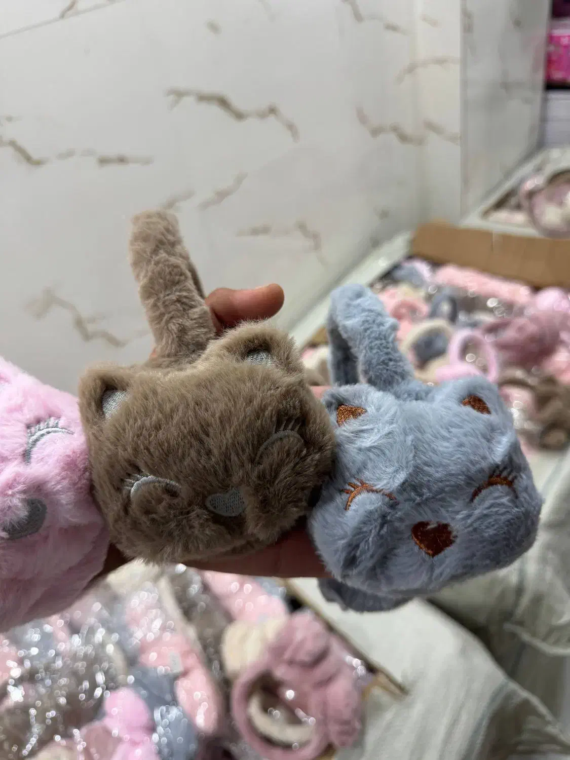 گوشگیر و شال خارجی|لباس|بیرجند, |دیوار