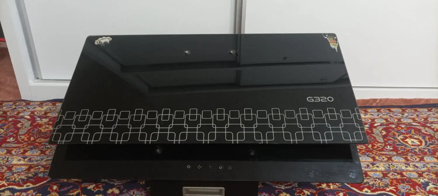 هود در حد|هود|عنبران, |دیوار