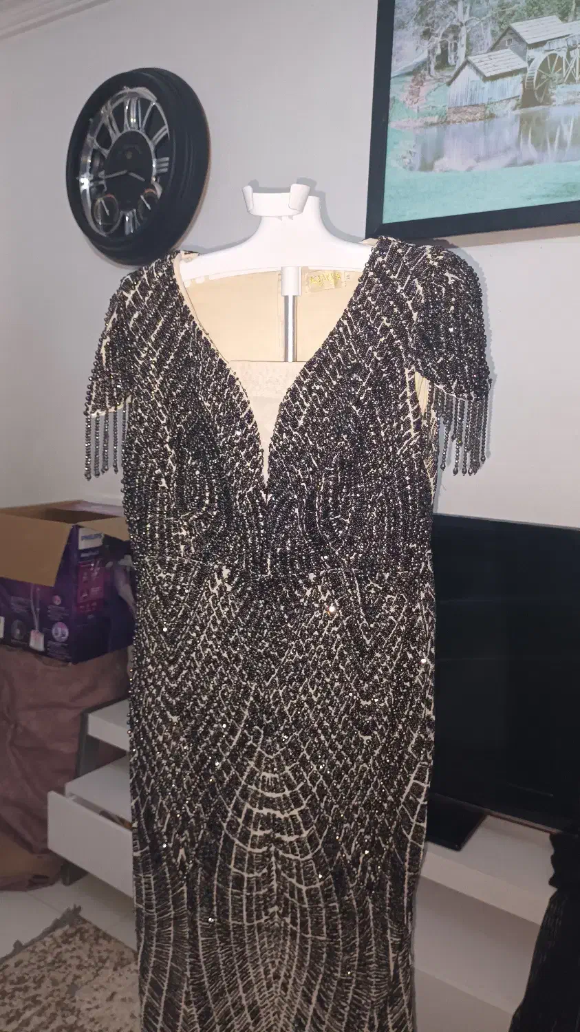 لباس مجلسی نو|لباس|رشت, حومه رشت|دیوار